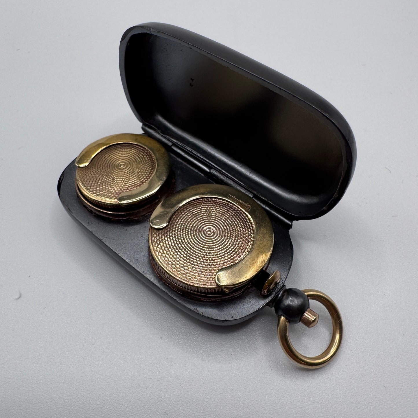 Rare Porte Louis ancien - acier et plaqué or