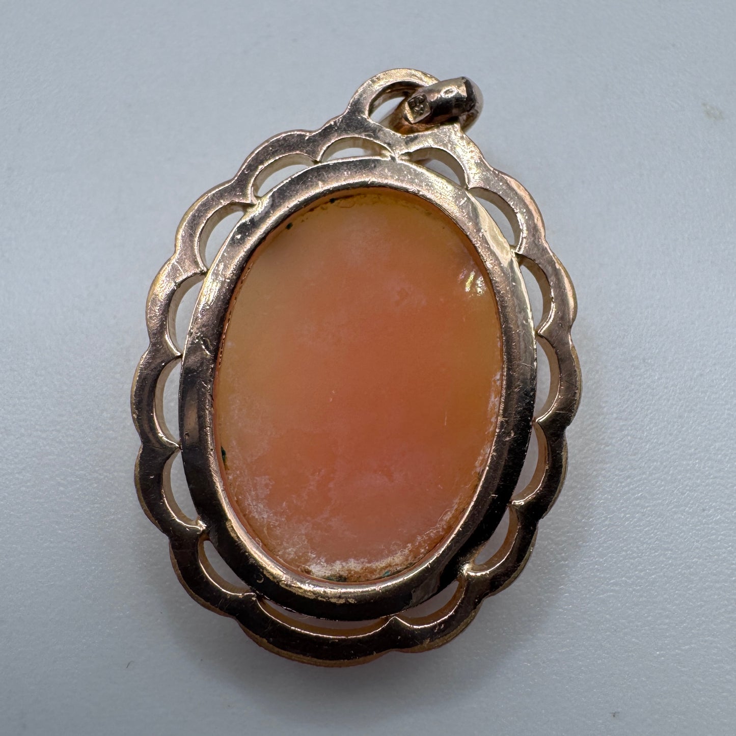 Pendentif ancien camée - monture doré