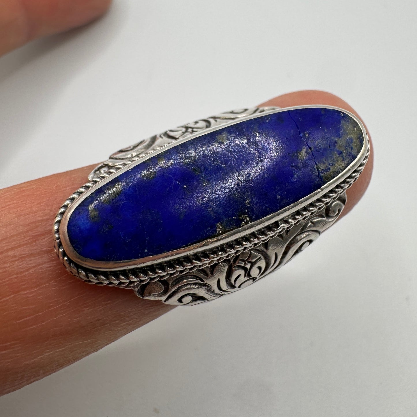 Grosse Bague en argent et lapis-lazuli