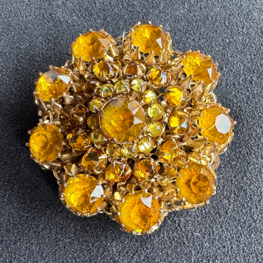 Broche Vintage ancienne en métal doré et verroterie