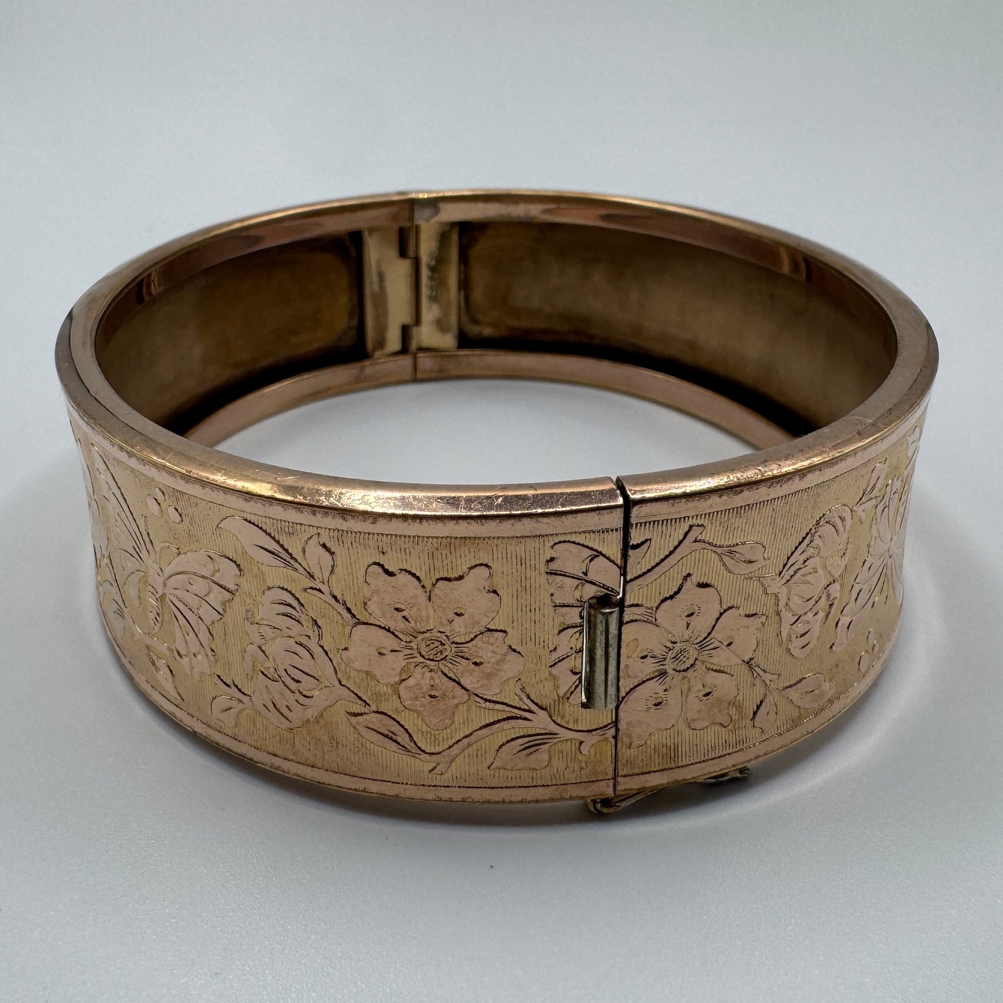 Bracelet ancien plaqué or Art Nouveau - décor au papillons