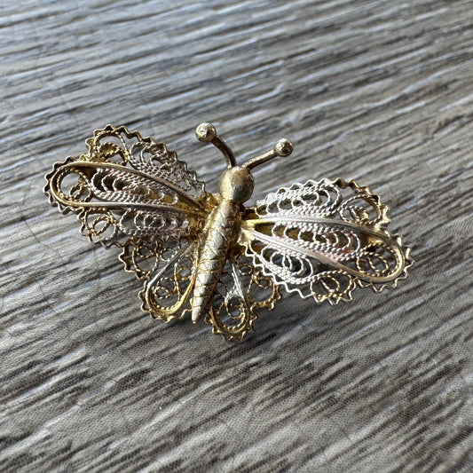 Broche ancienne en filigrane « Papillon » en argent et vermeil