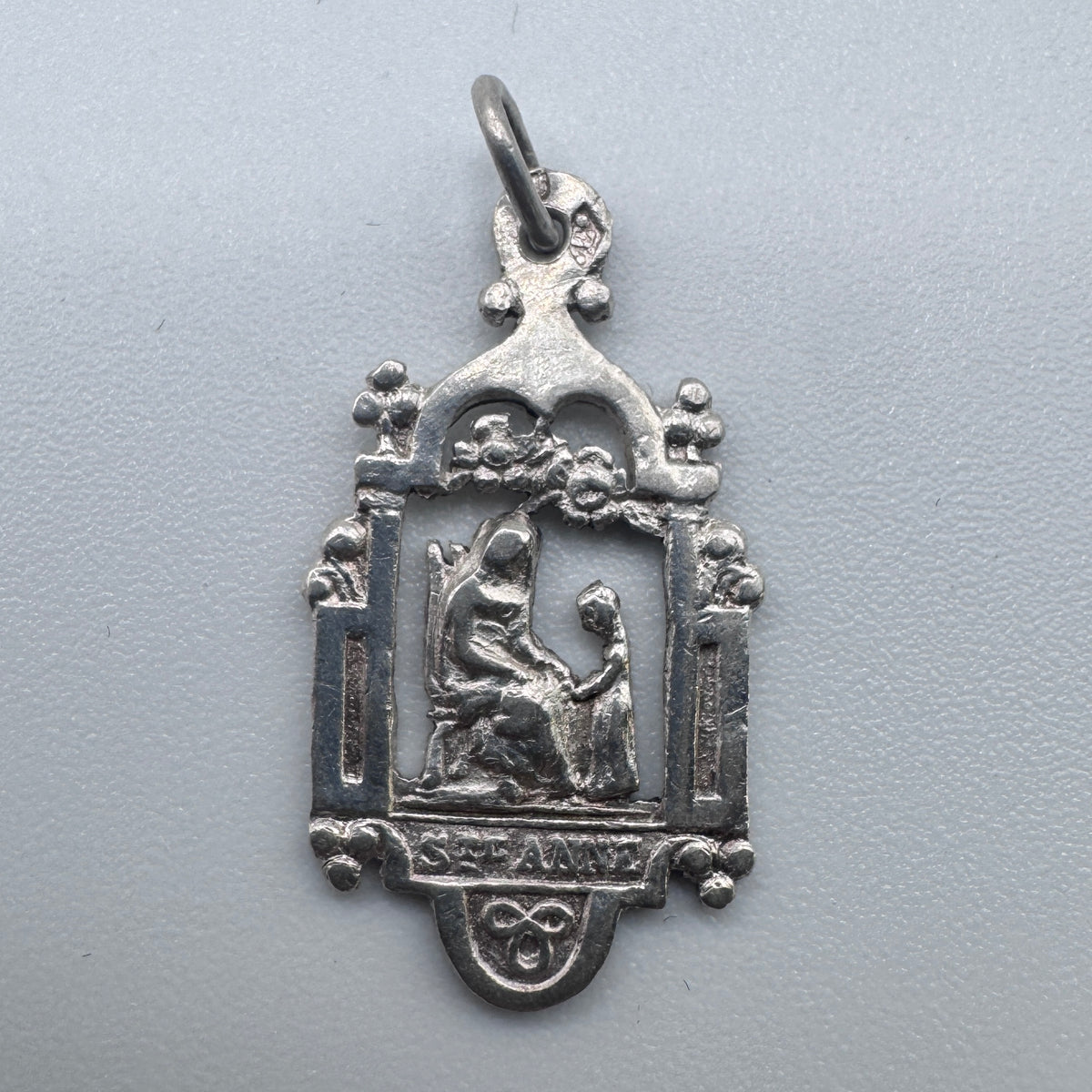 Medaille religieuse ancienne « Sainte Anne » - argent massif
