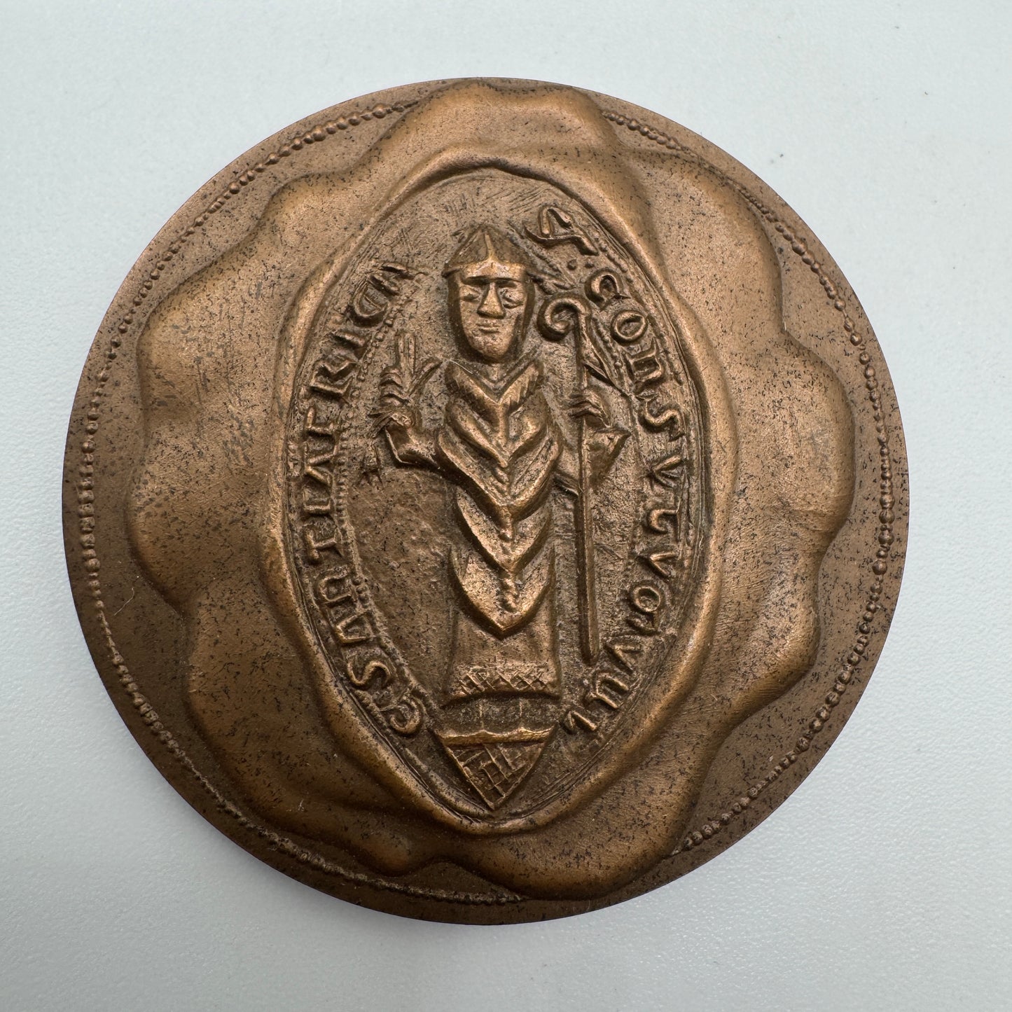 Medaille artistique ancienne en bronze « Notre Dame d’Afrique »