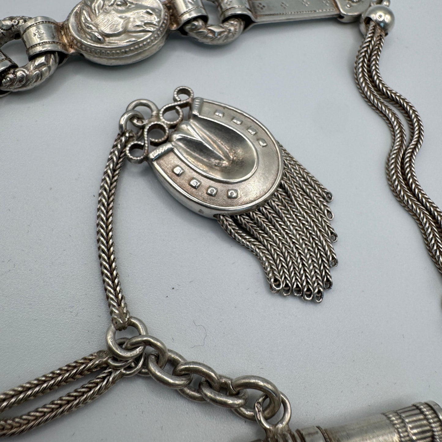 Châtelaine de montre à gousset XIXeme « thème équestre » - argent massif