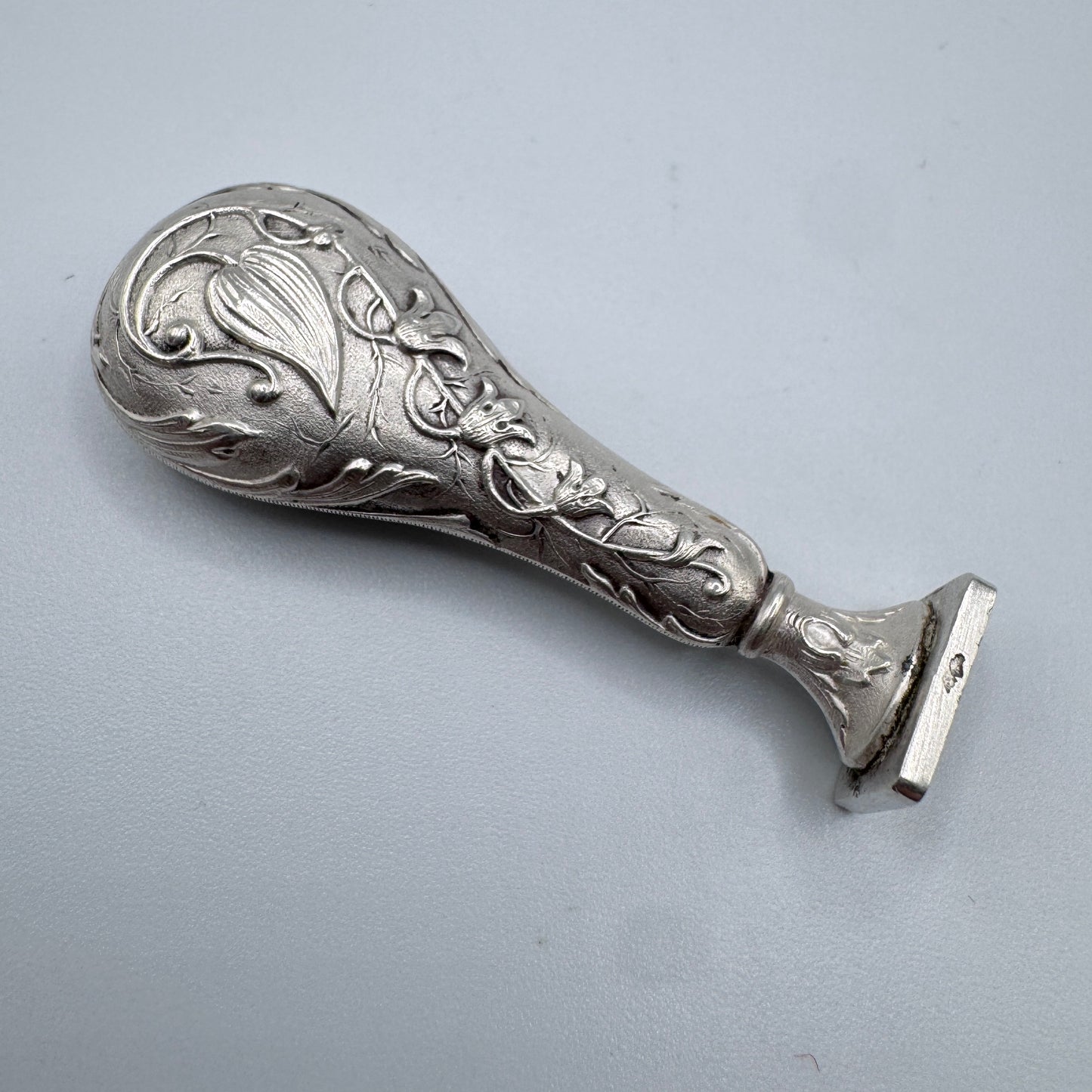 Cachet Sceau ancien Art Nouveau en Argent - « décor muguet »