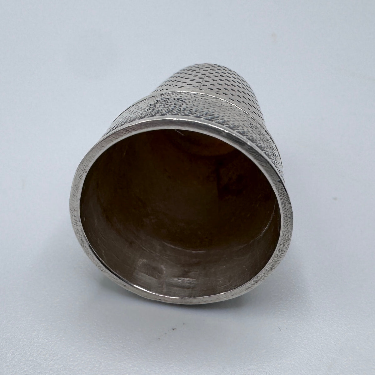 Superbe Dé à coudre en argent