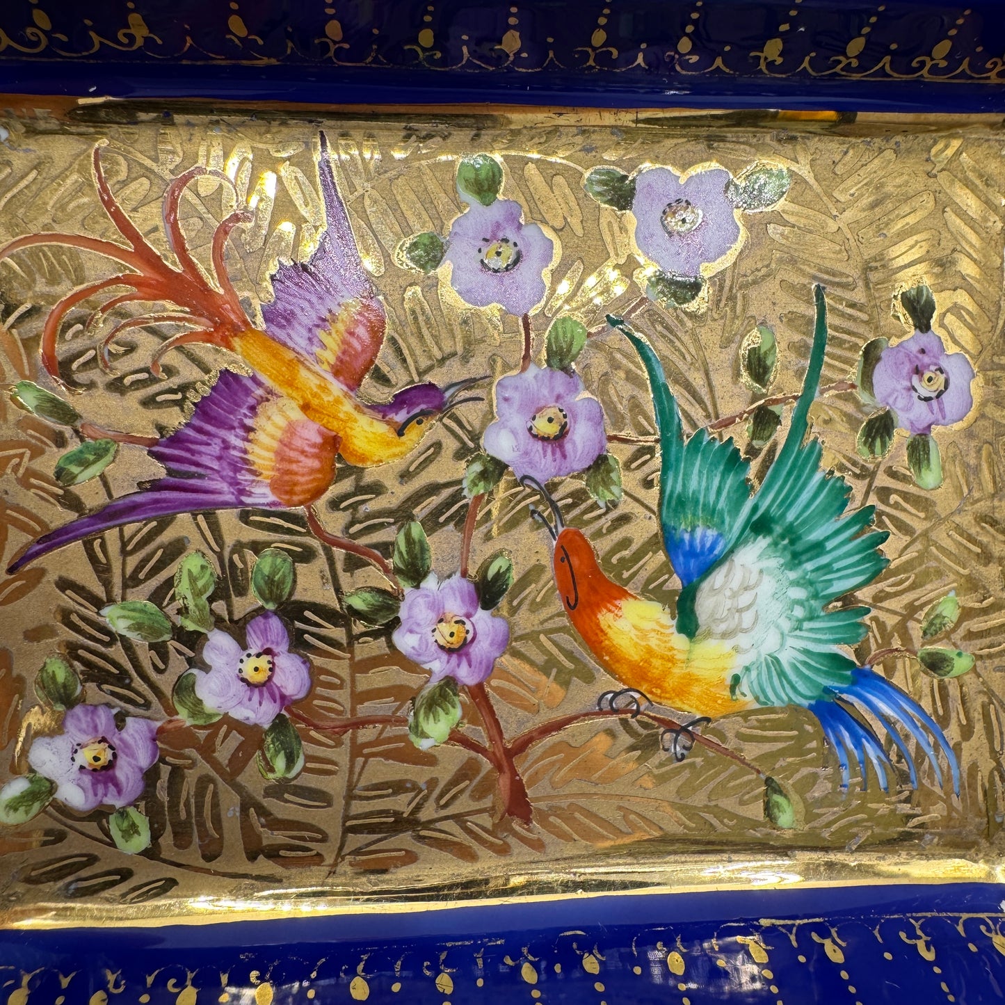 Superbe vide poche ancien en Porcelaine émaillée décors aux oiseaux - signé LETALLEC