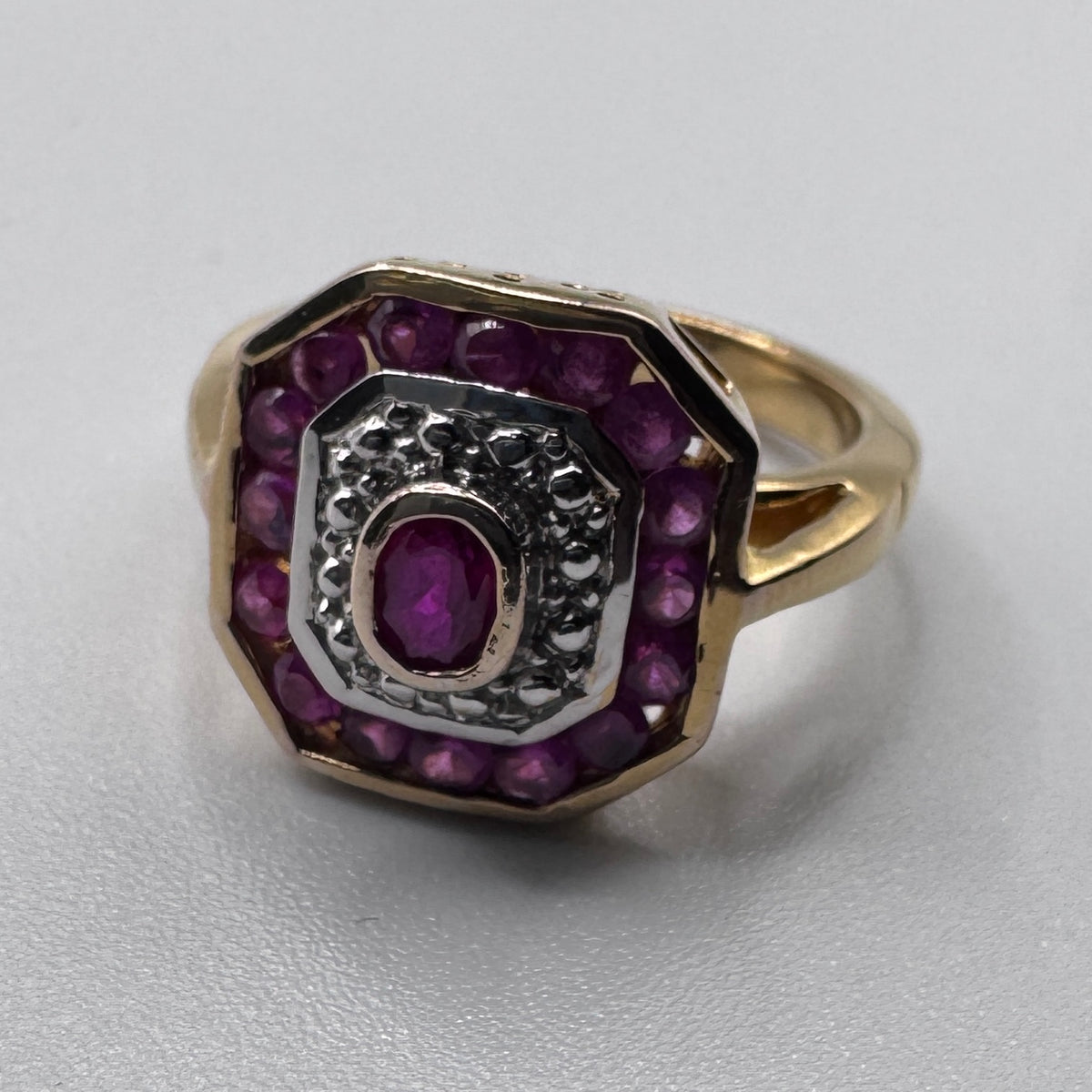 Bague en plaqué or et rubis