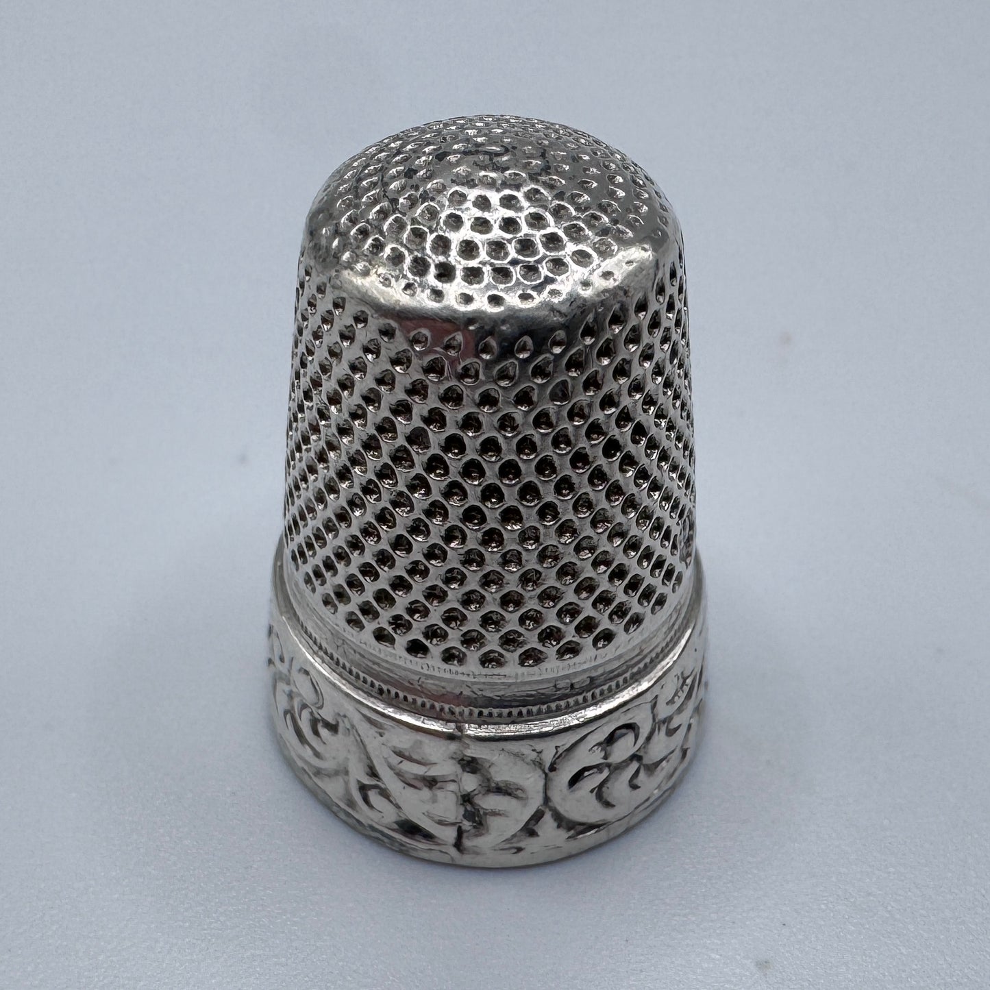 Superbe Dé à coudre Ancien en argent avec écrin
