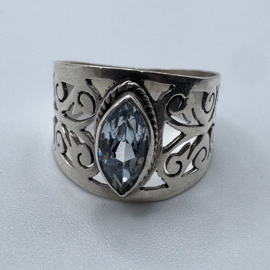 Grosse Bague en argent et topaze bleue