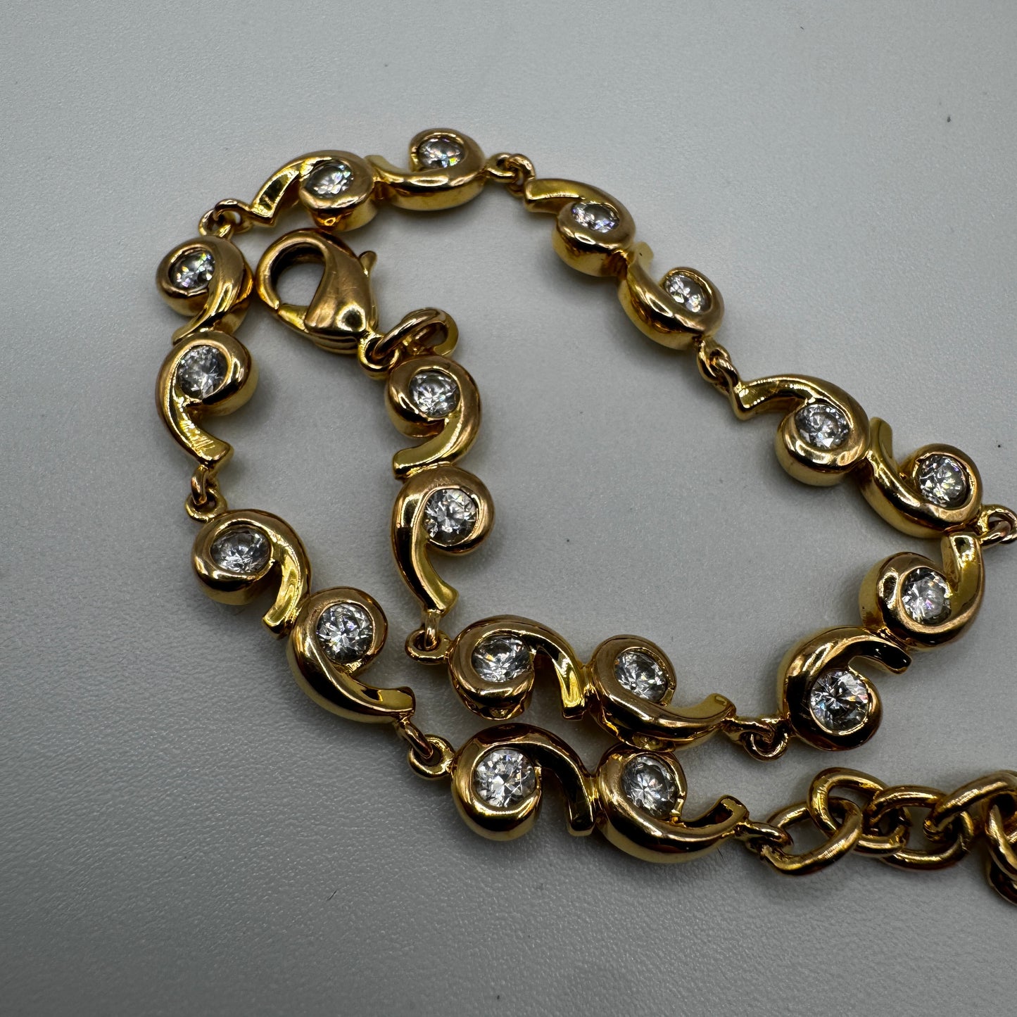 Bracelet en plaqué or et brillants
