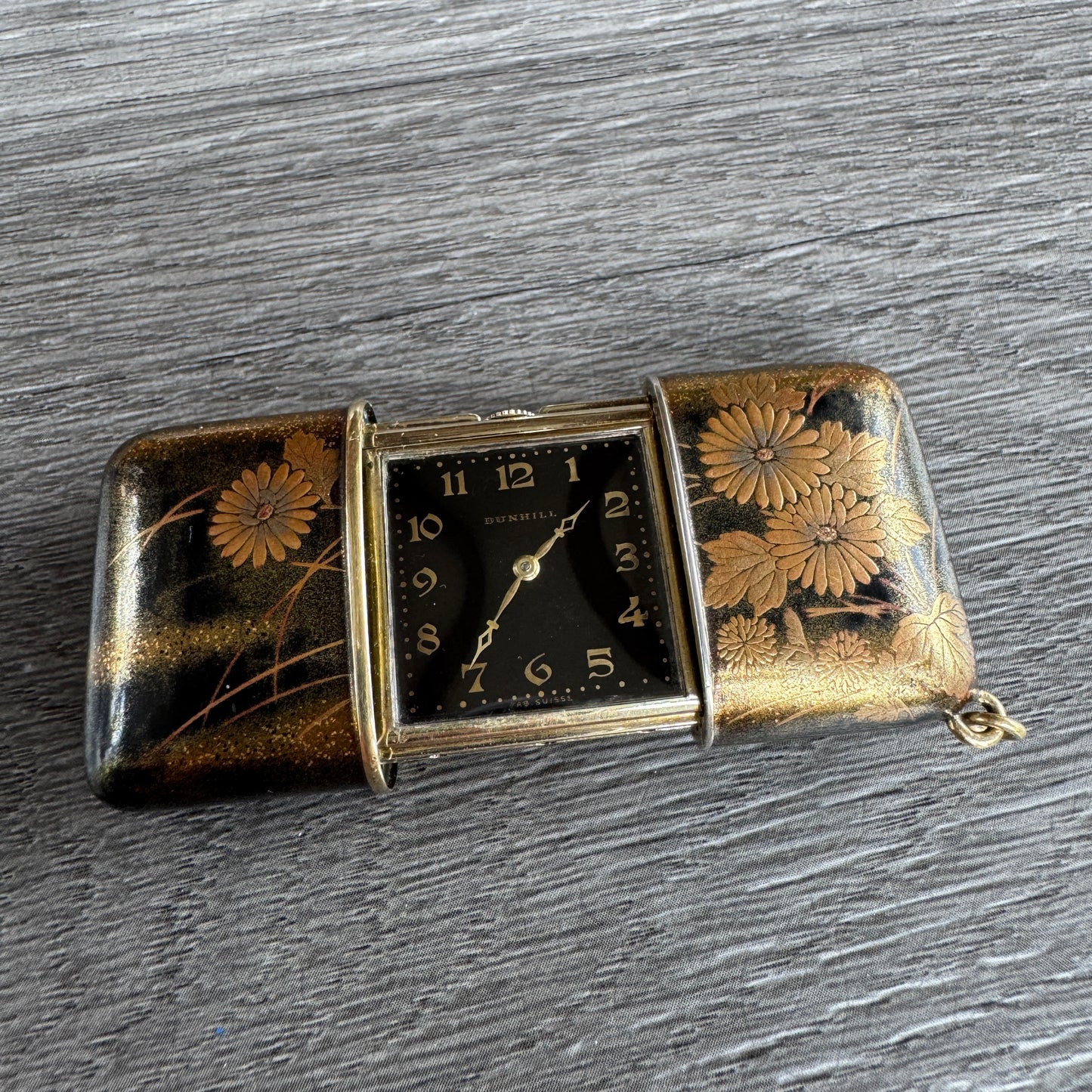 exceptionnelle montre ERMETO MOVADO pour DUNHILL - NAMIKI laque Maki-e décor aux Chrysanthème - vers 1920