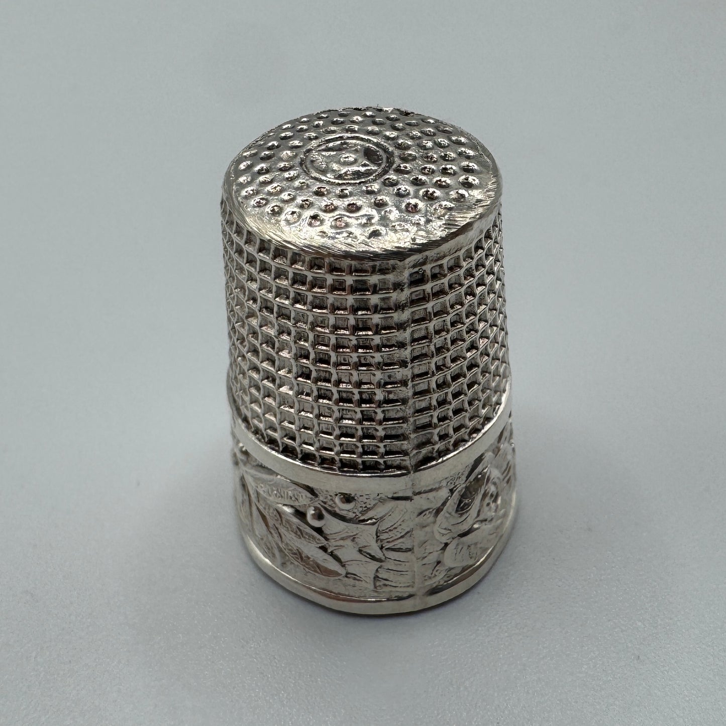 Dé à coudre Ancien en argent - Décor de vignes