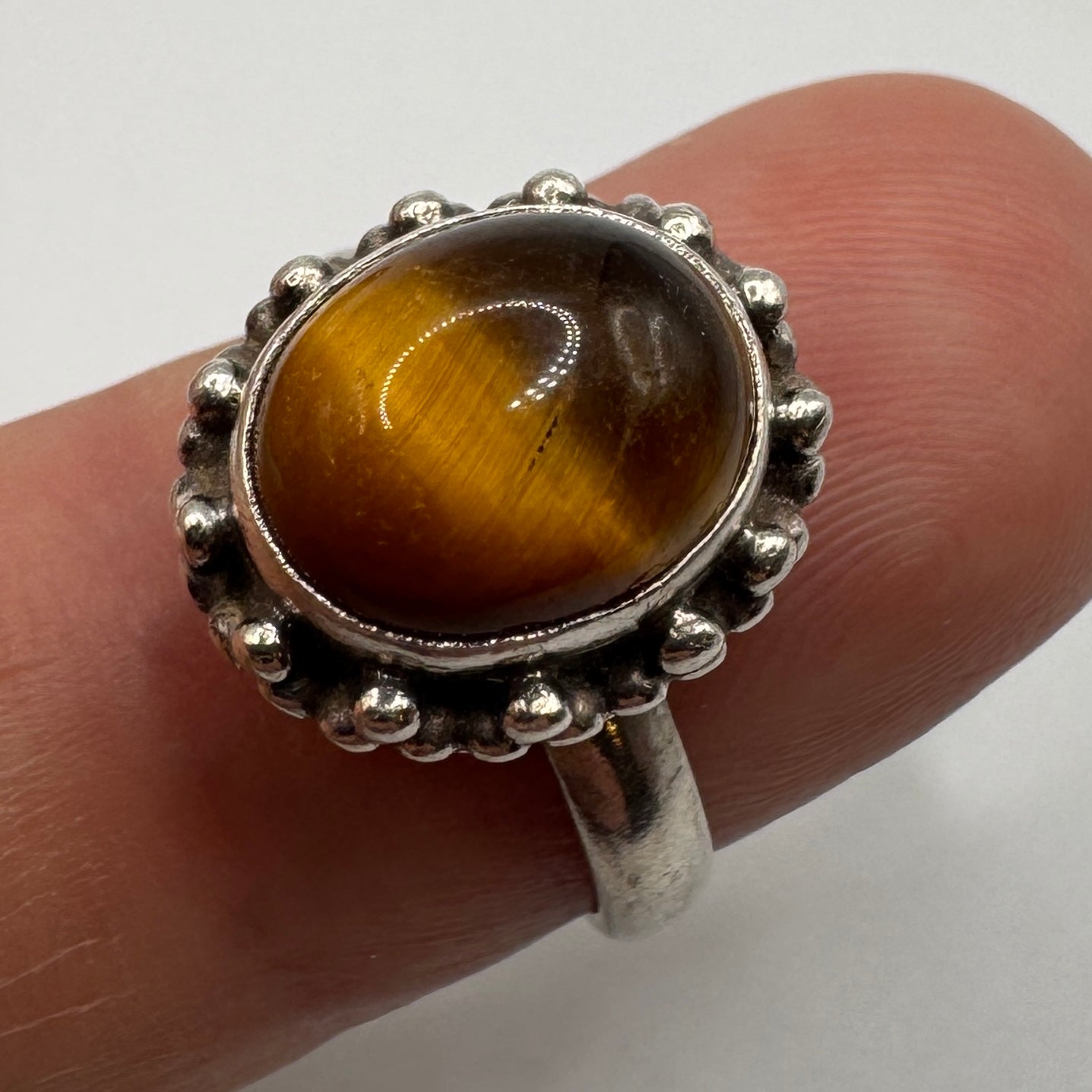 Bague en argent et pierre œil de tigre