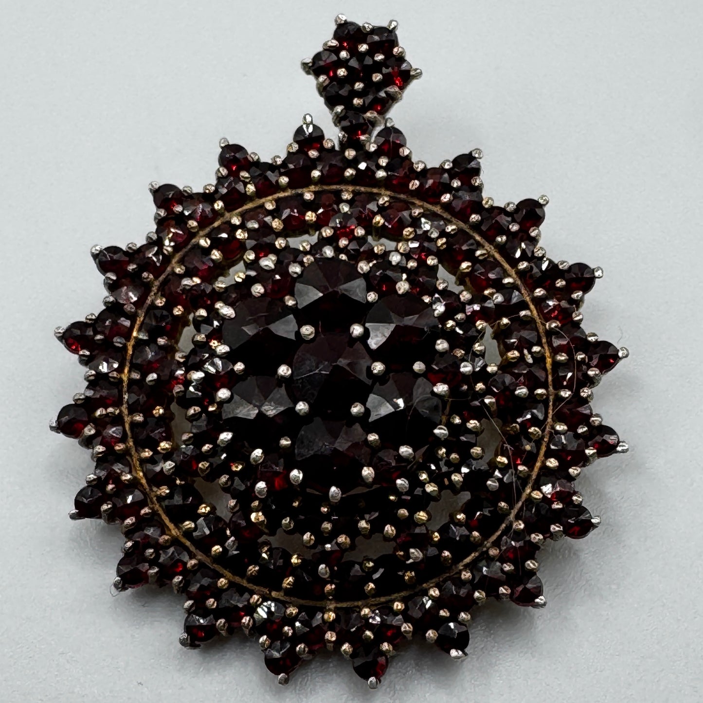 Superbe broche pendentif ancien - argent massif vermeil et grenats