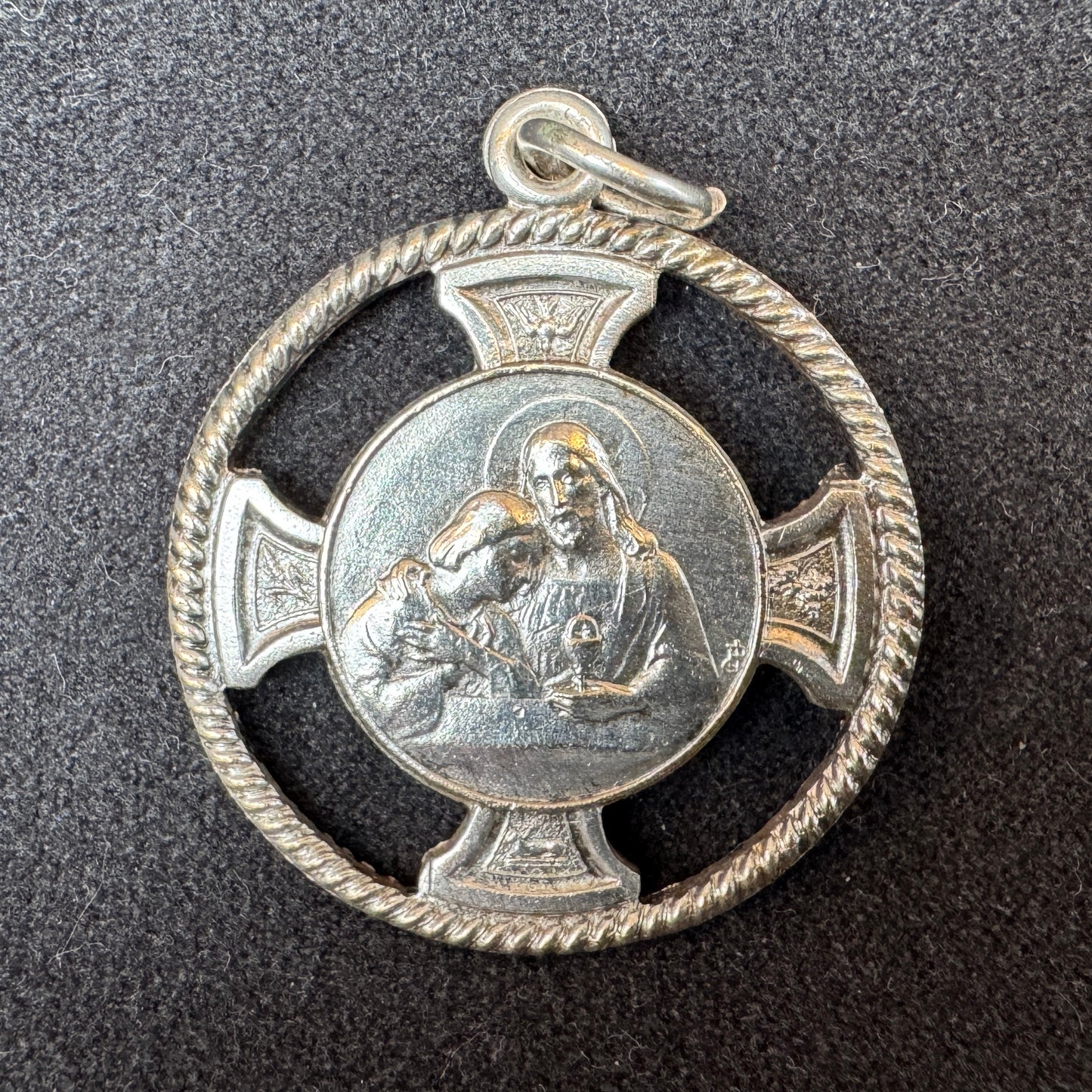 Médaille religieuse ancienne « l'Eucharistie »