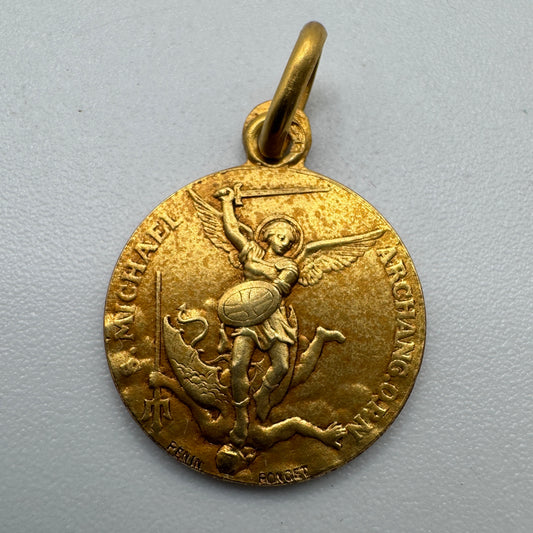 Rare Medaille ancienne plaqué or « Saint- Michel » par Penin