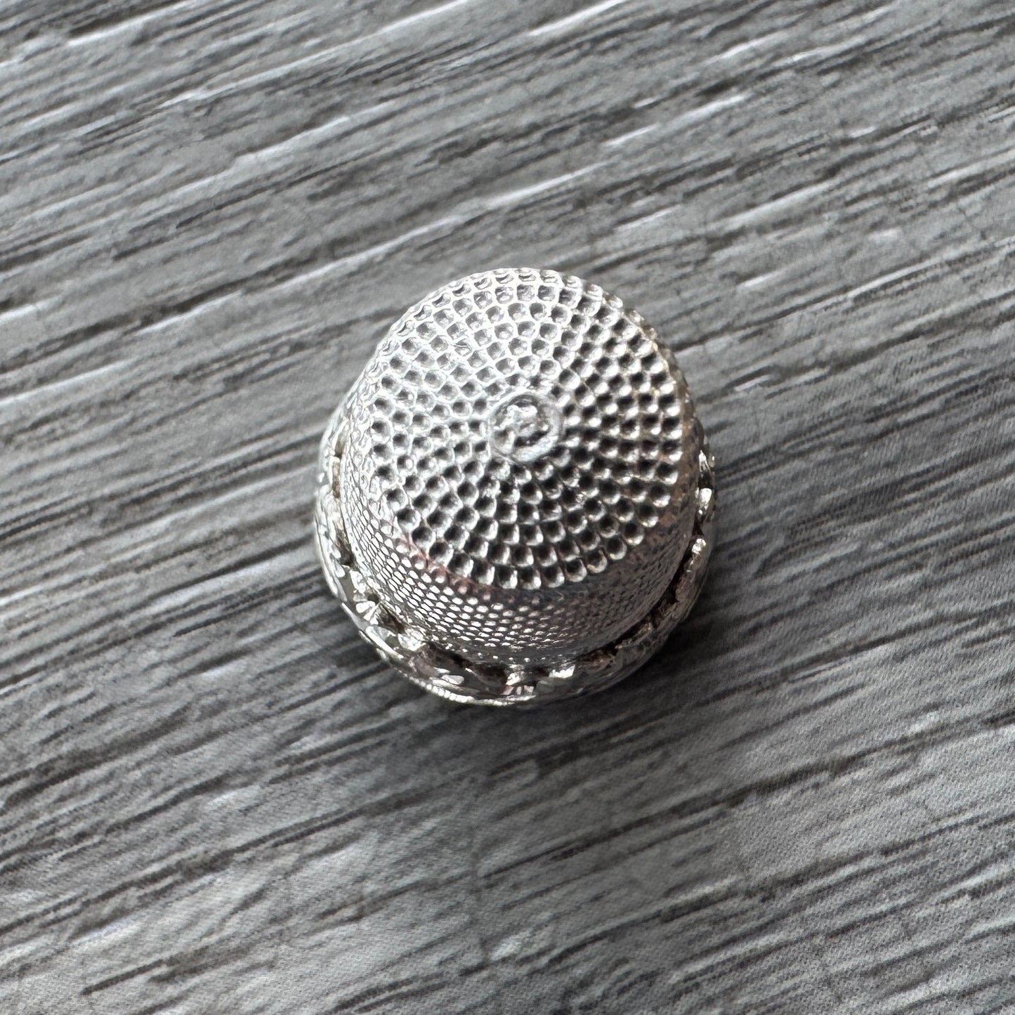 Dé à coudre Ancien en argent massif