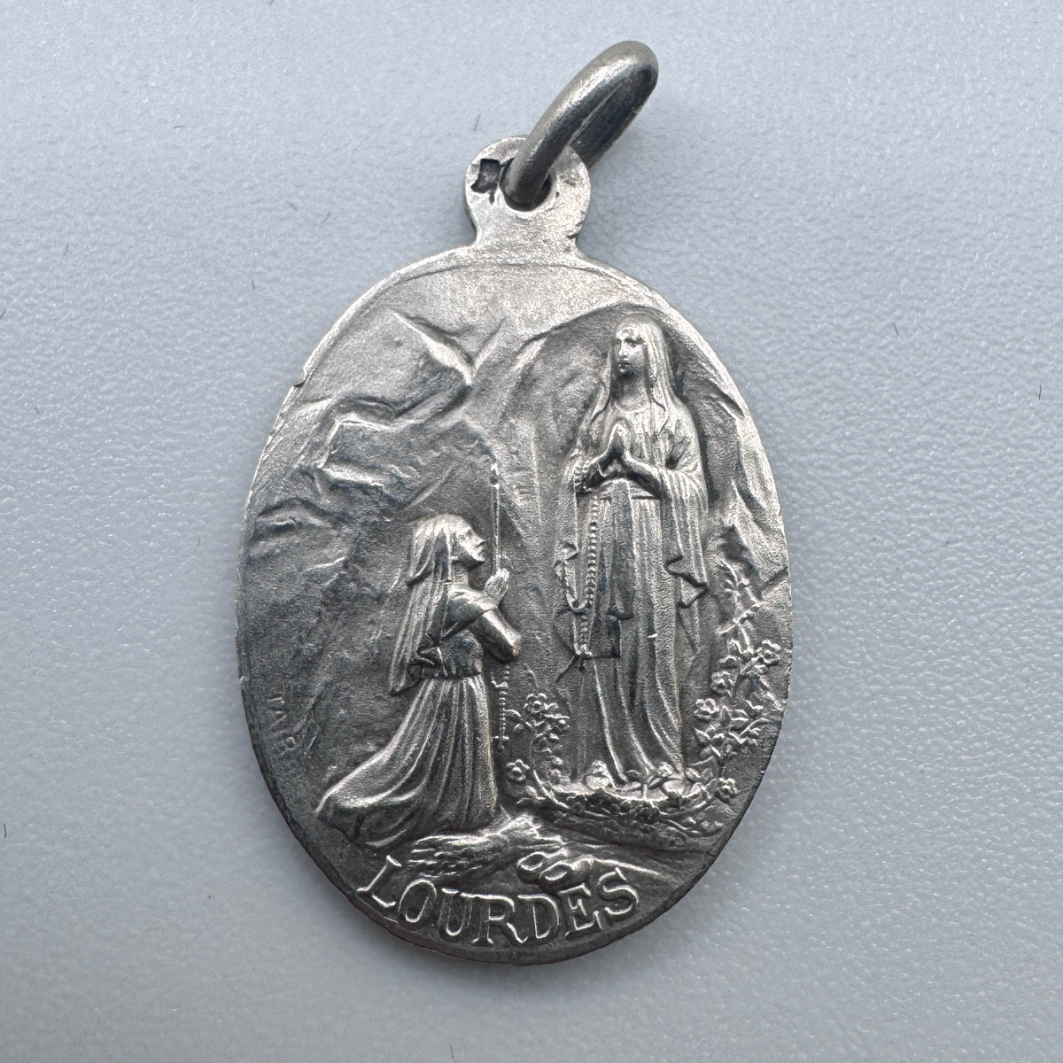 Medaille religieuse ancienne « Sainte Vierge » - argent massif et vermeil