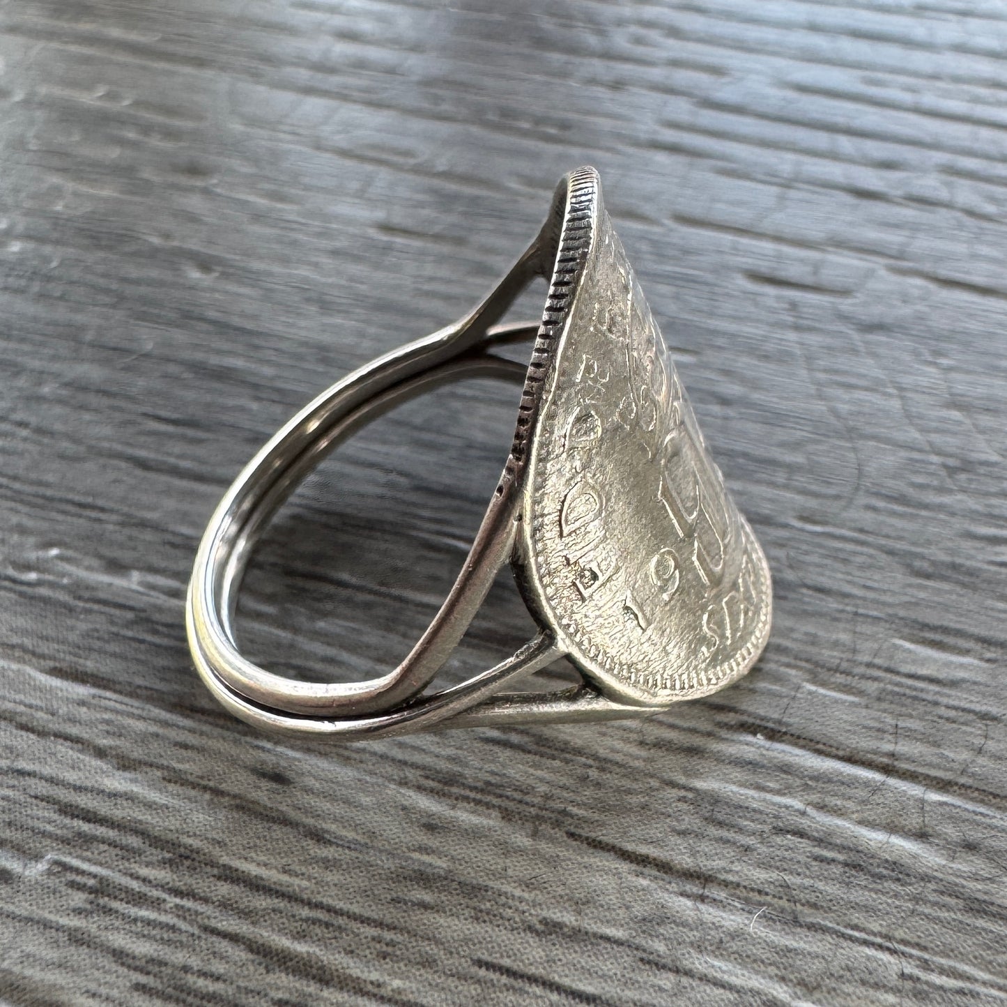 Bague ancienne en argent « six pence »