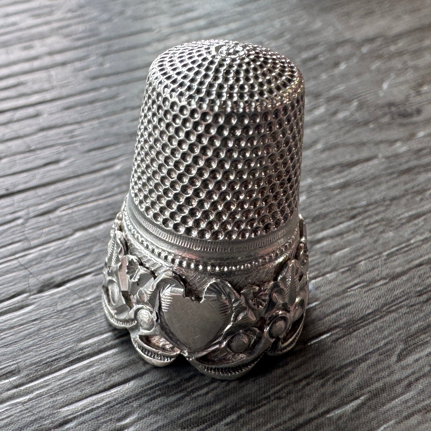 Dé à coudre Ancien en argent massif