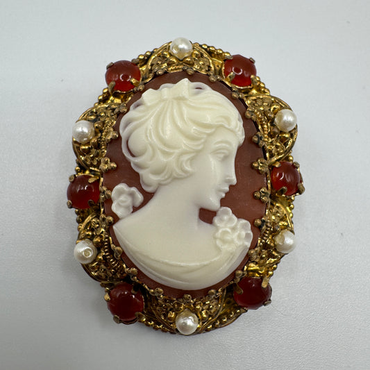 Broche vintage Camée en laiton