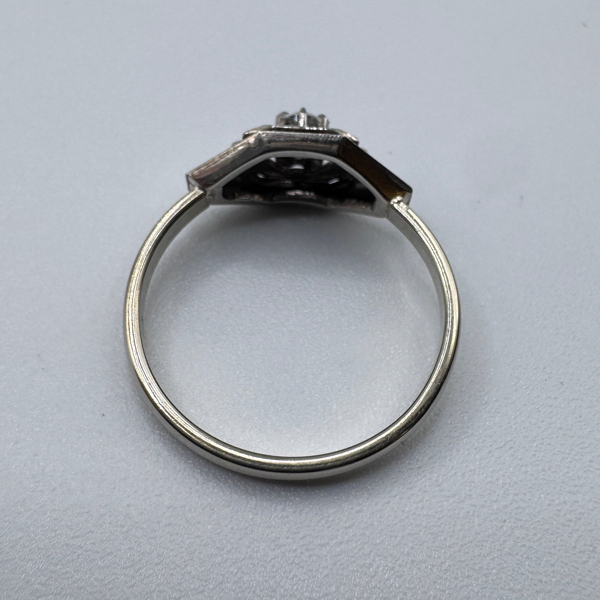 bague ancienne Art Deco en plaqué or blanc ORIA