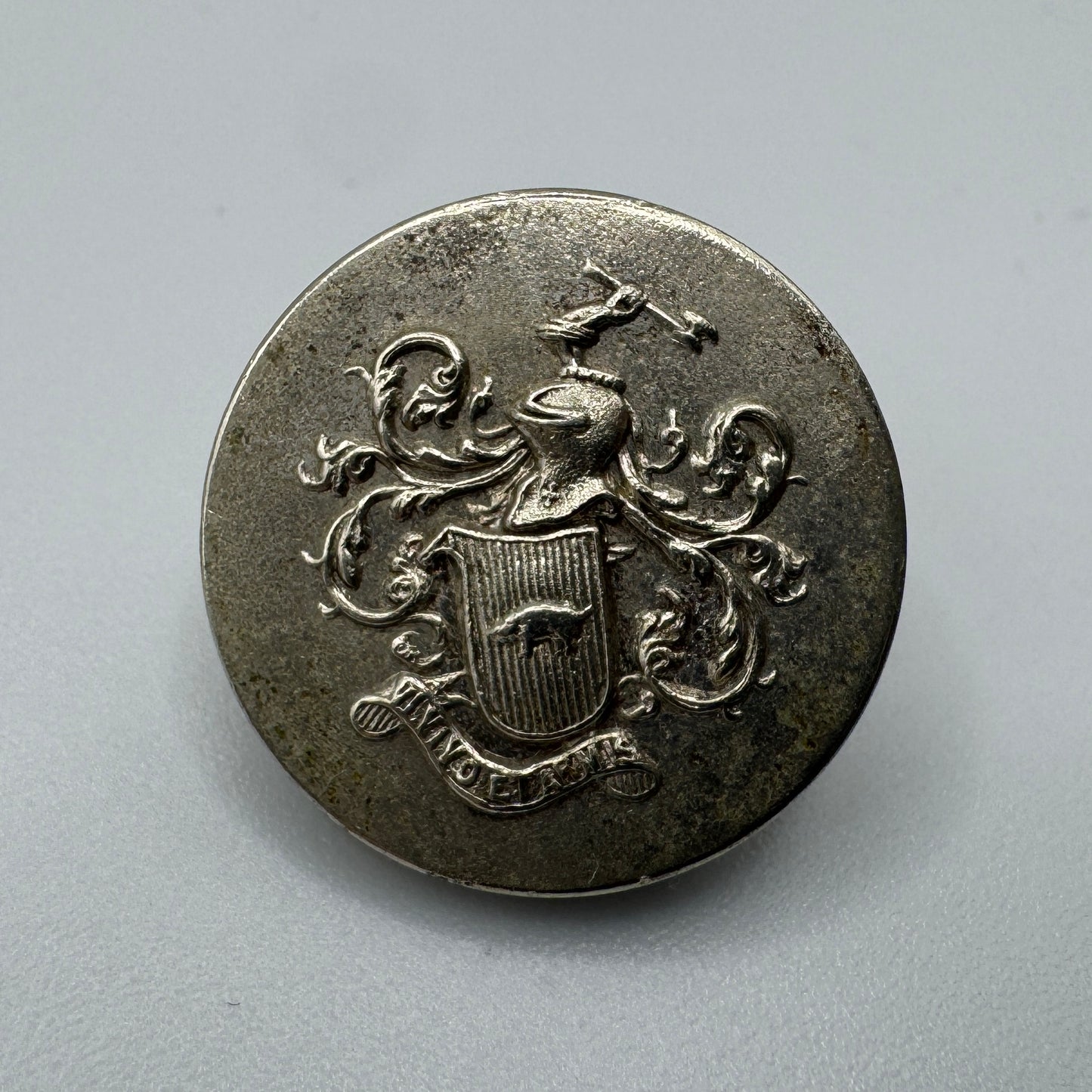 Petit Bouton de Livrée ancien - Armoiries Chevalier