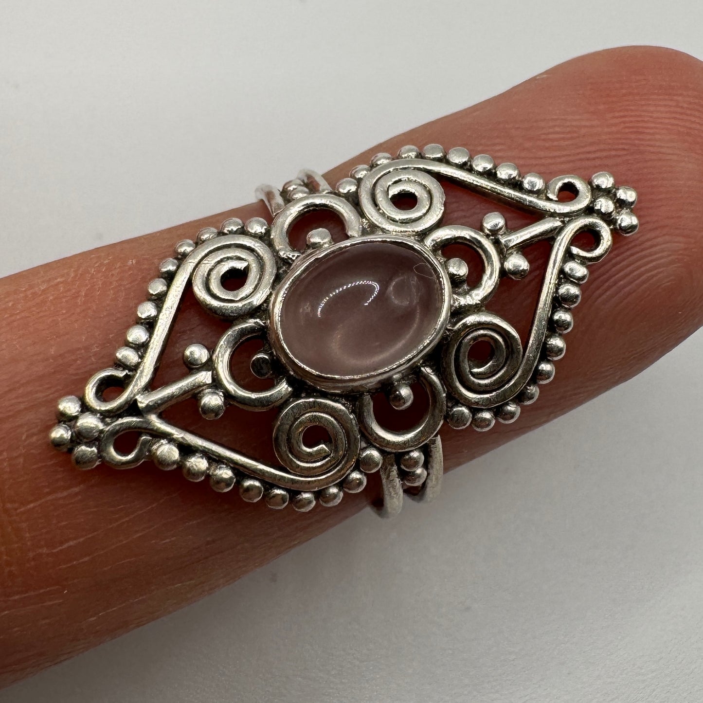 Jolie Bague en argent et pierre quartz rose