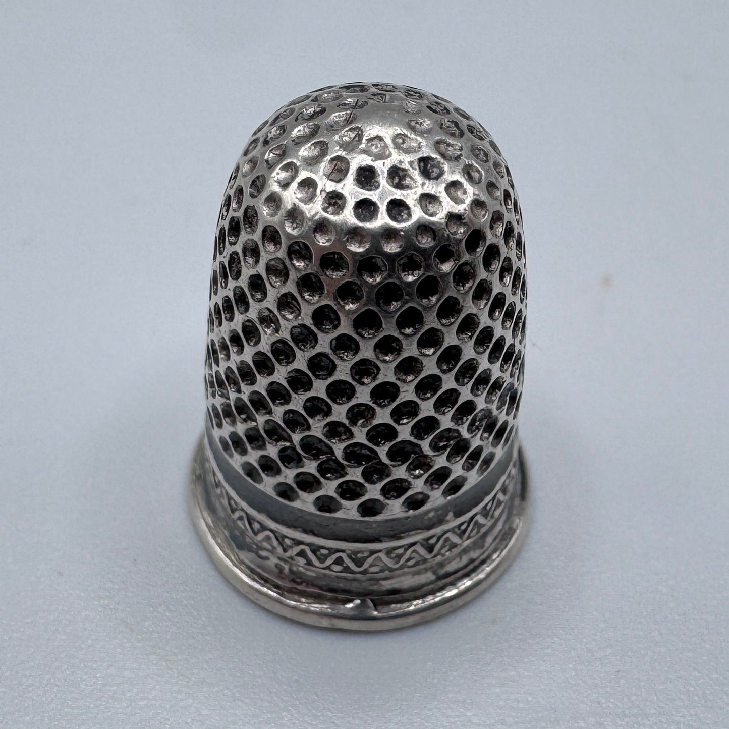 Petit Dé à coudre ancien en argent