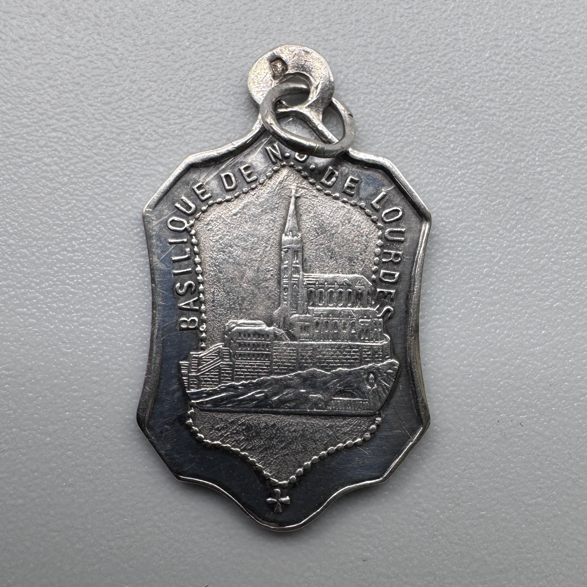 Medaille religieuse ancienne « Basilique de Lourdes » - argent