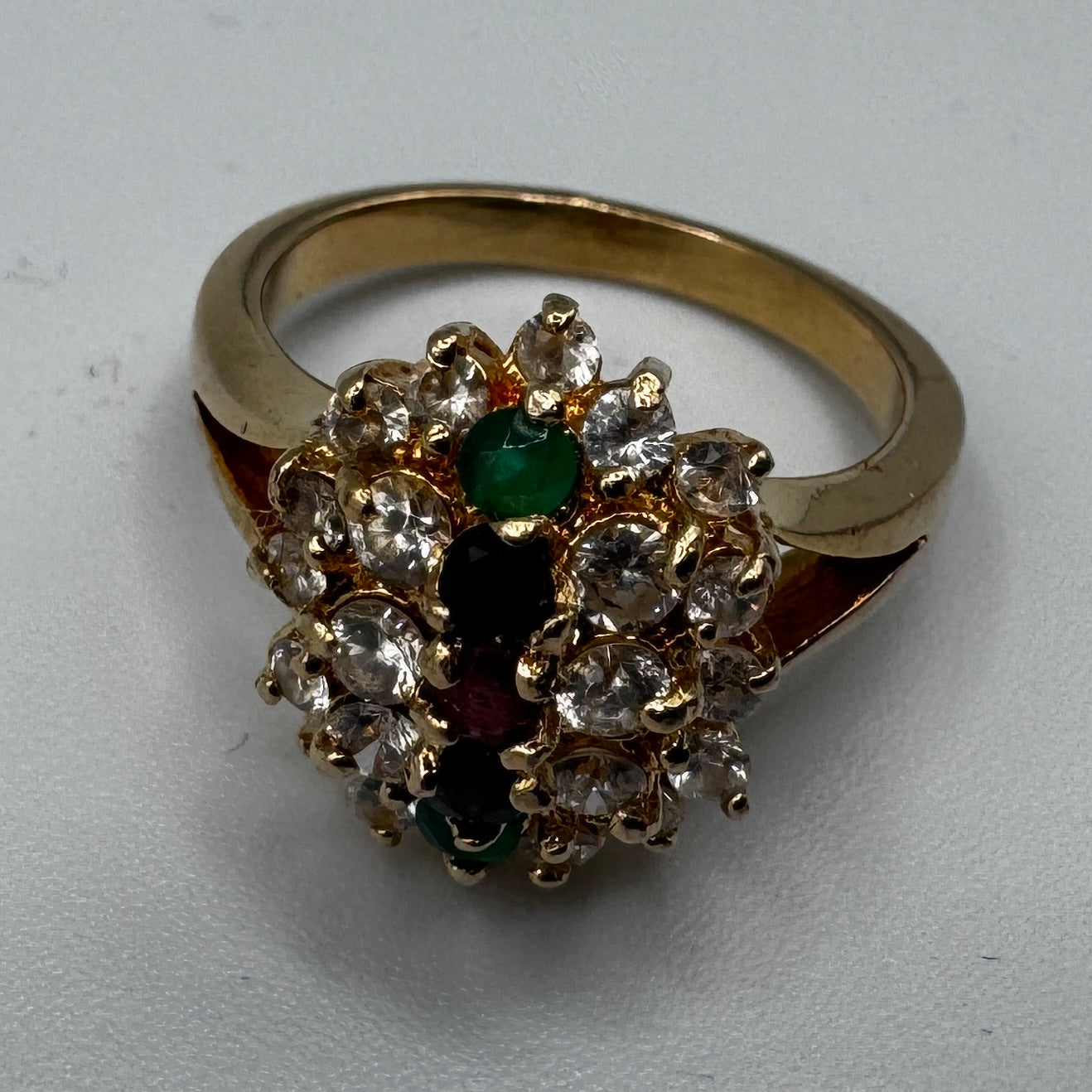 Bague en plaqué or - pierres et verroterie