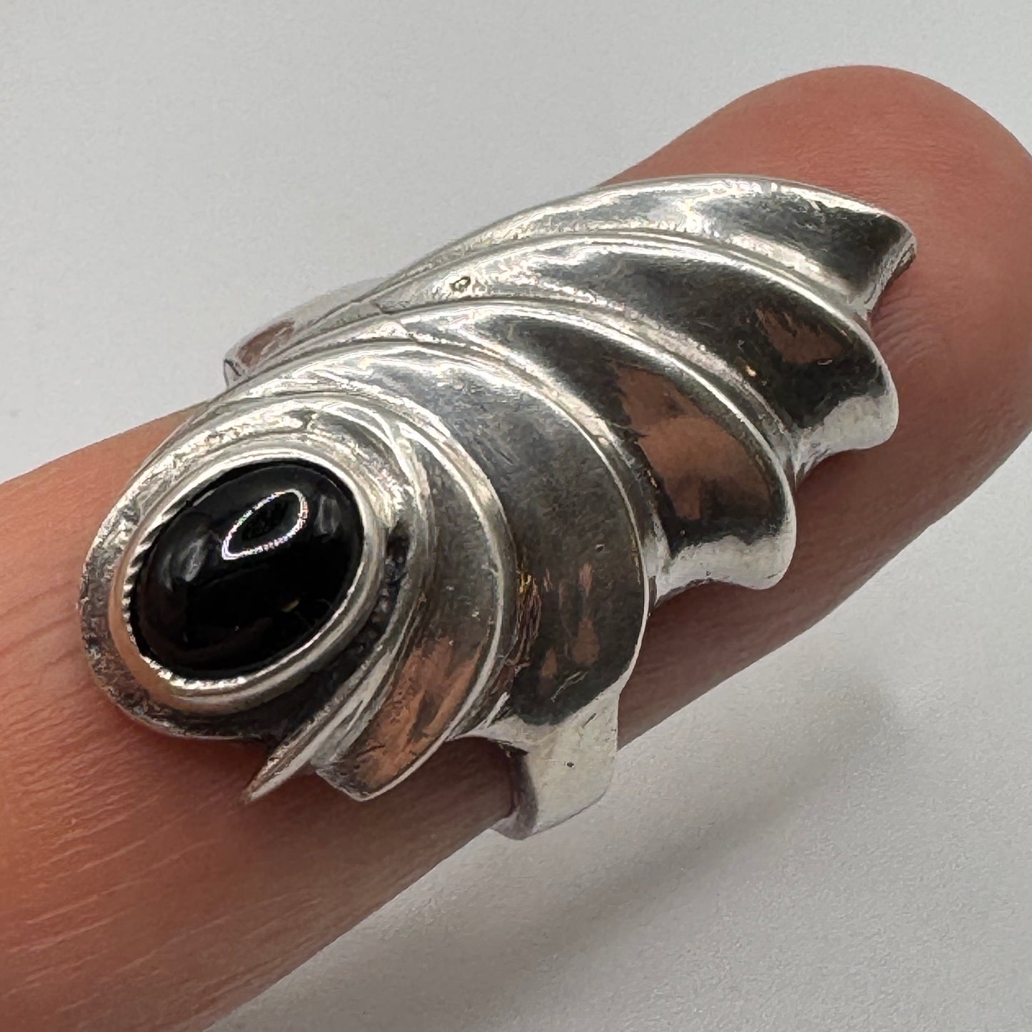 Grosse Bague en argent et pierre
