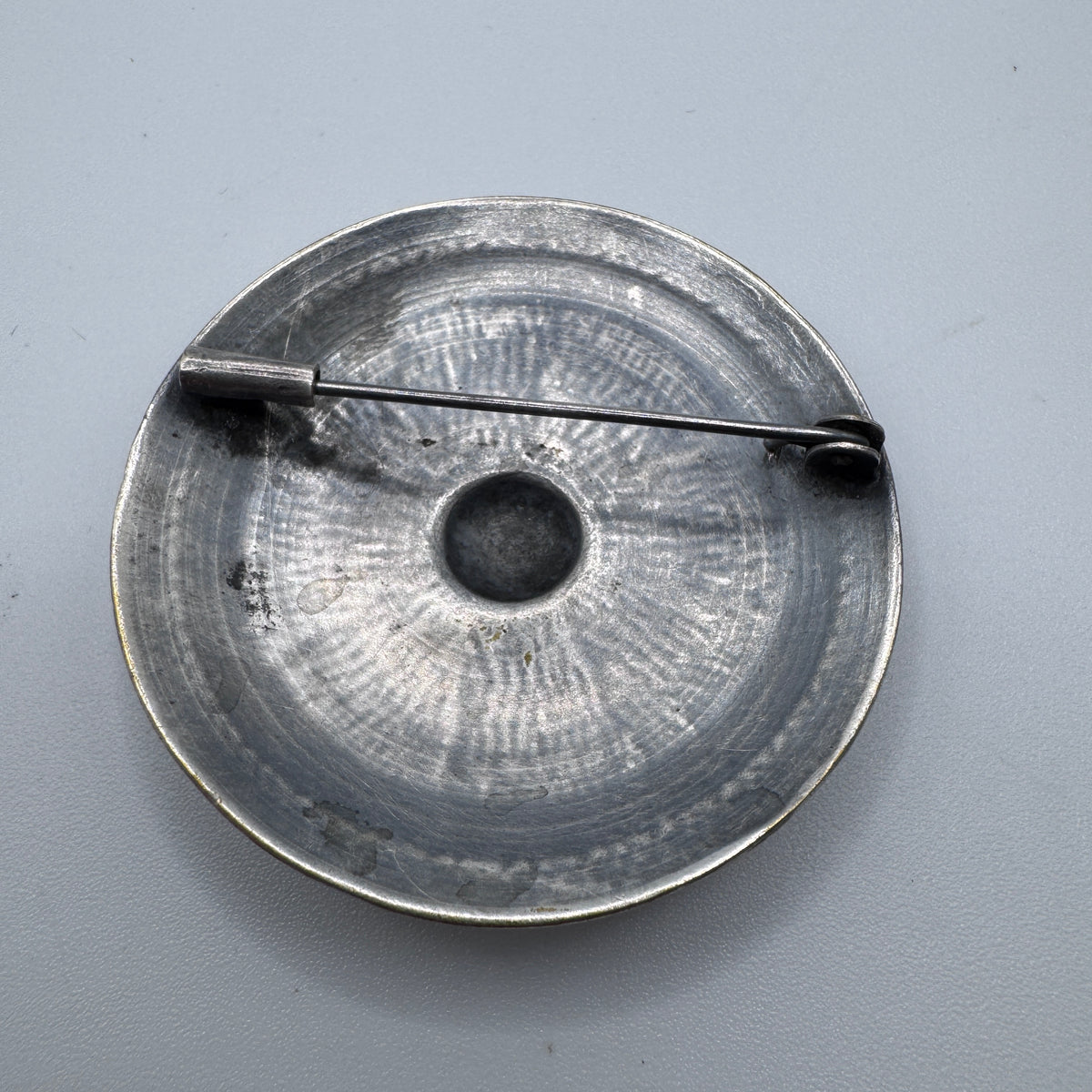 Broche Ancienne « bouclier » - Métal Argenté
