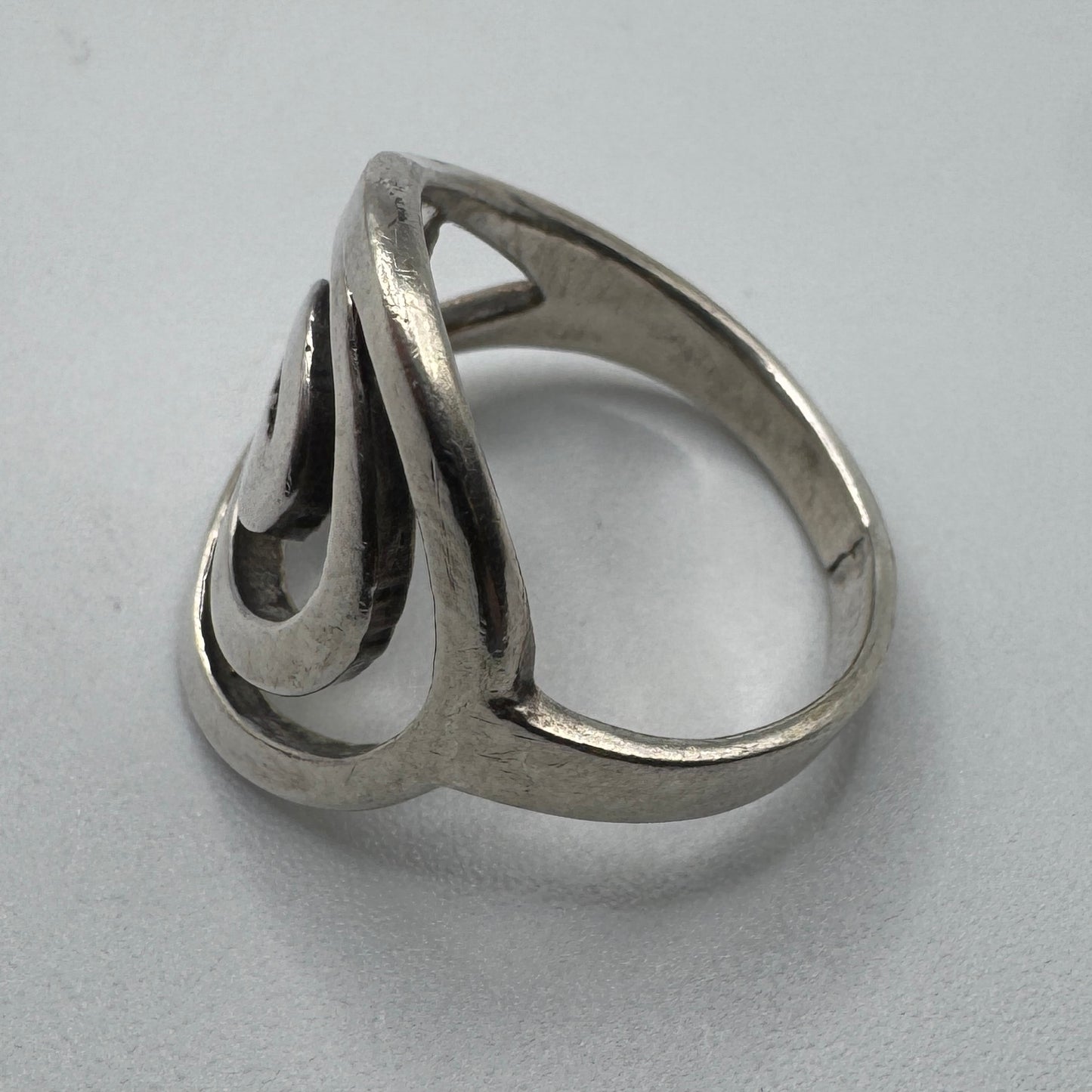 Bague en argent motif géométrique
