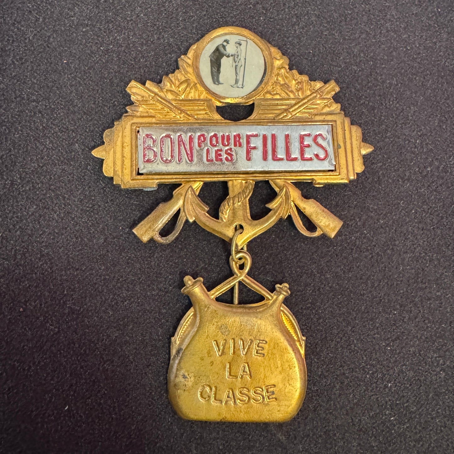 Épingle militaire WW1 « Bon pour les filles »