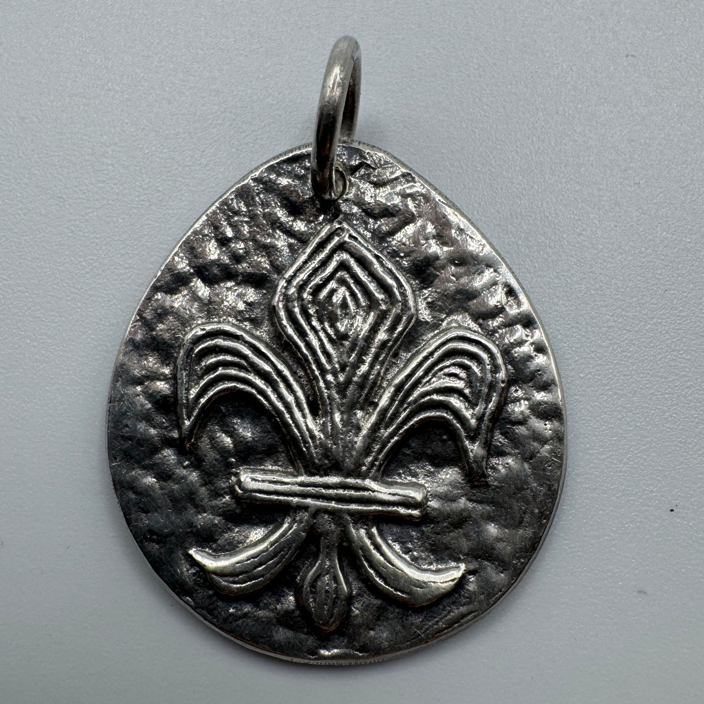 Superbe Pendentif ancien TOUL HOAT « fleur de Lys » - argent massif