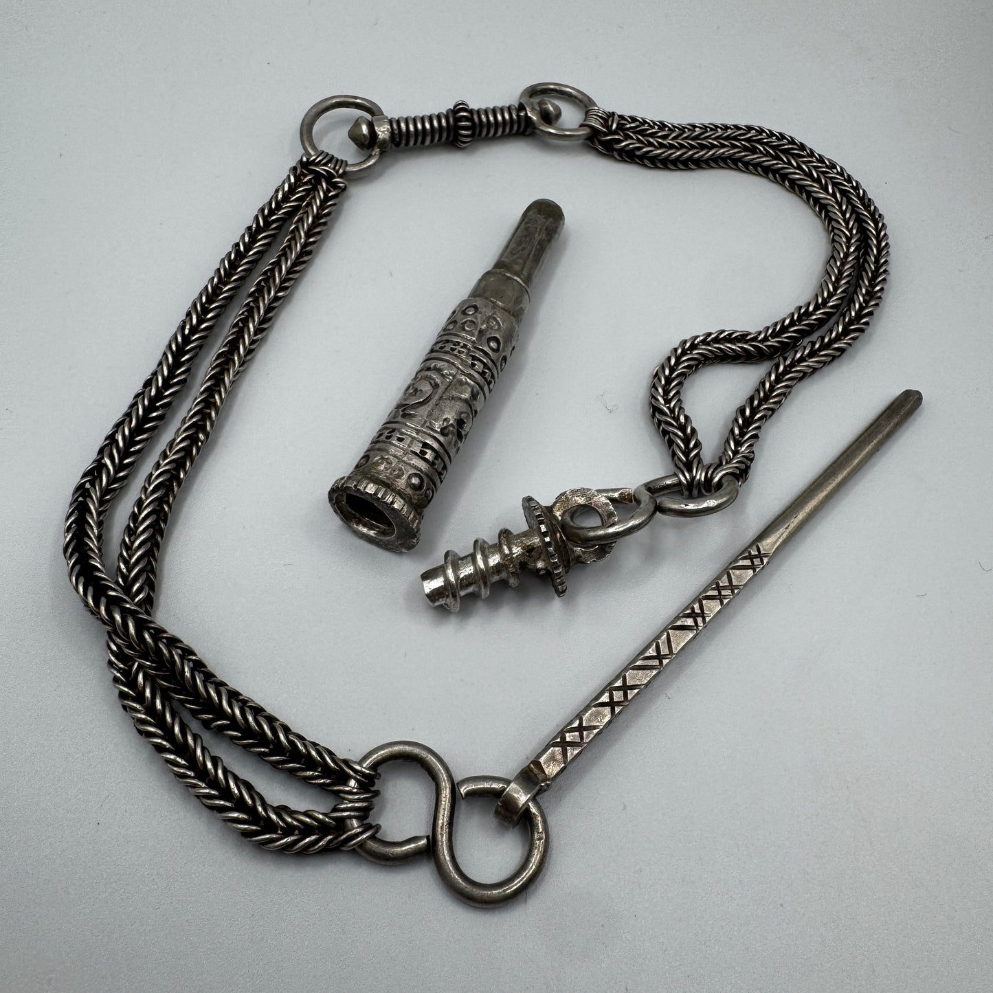 Rare bijou Omanais ancien - nécessaire à Kolh - argent massif