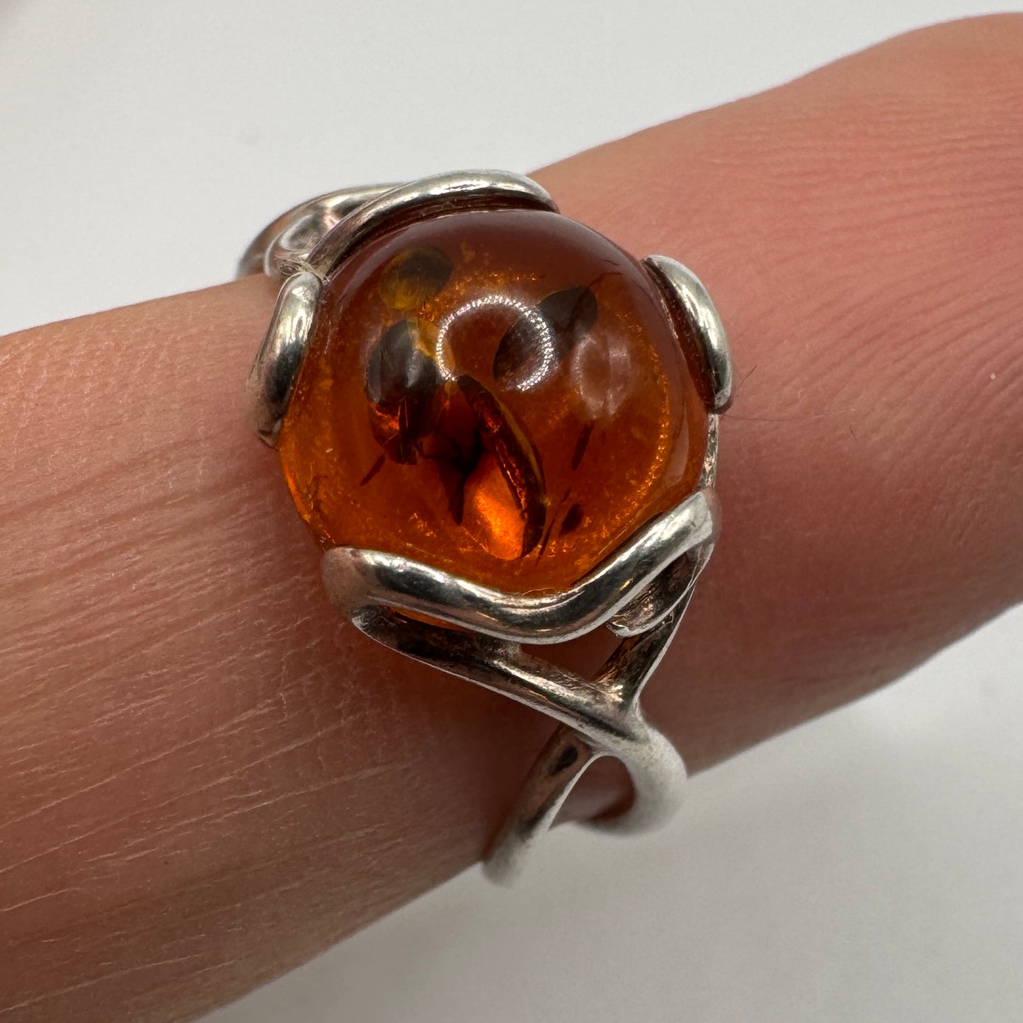 Bague en argent et ambre