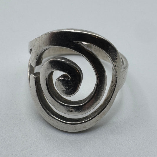 Bague en argent motif géométrique