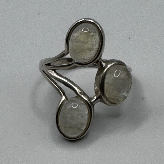 Bague en argent et pierre de Lune