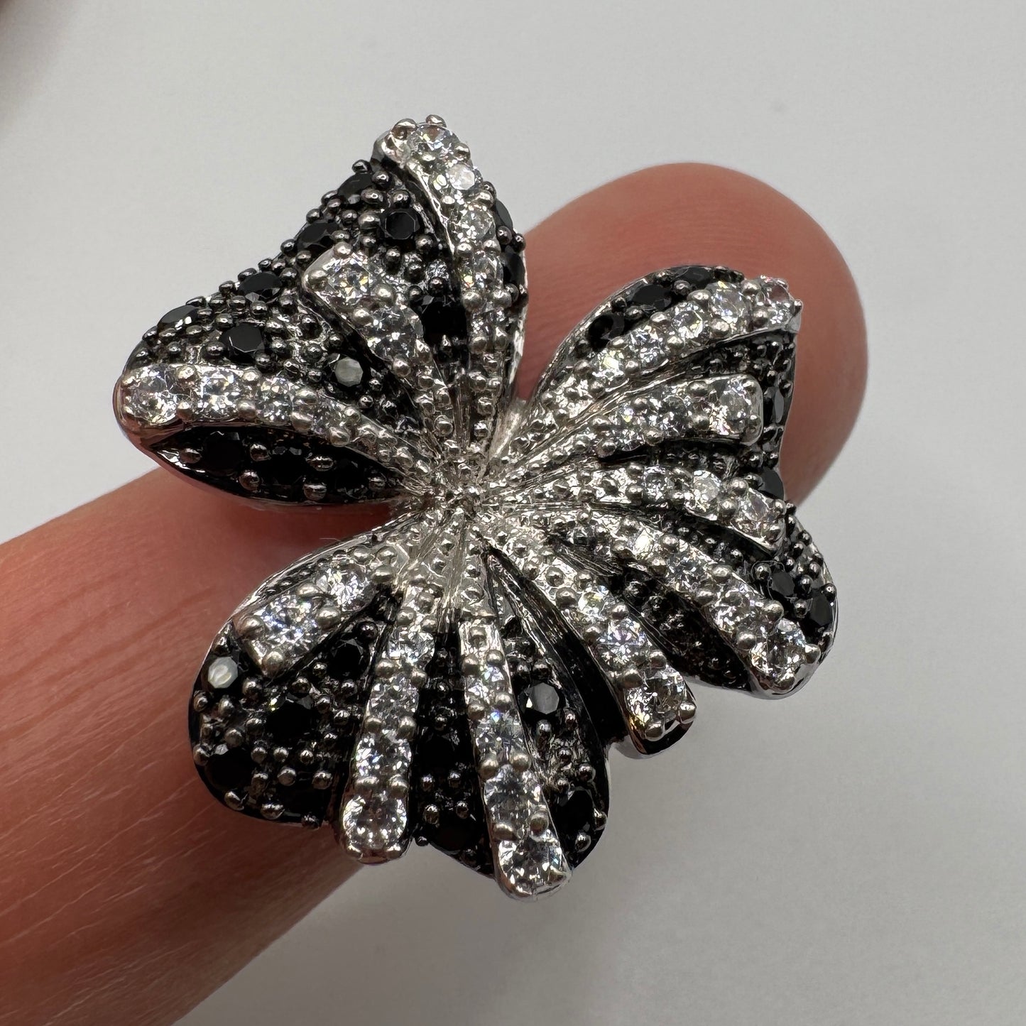 Grosse Bague en argent et brillants
