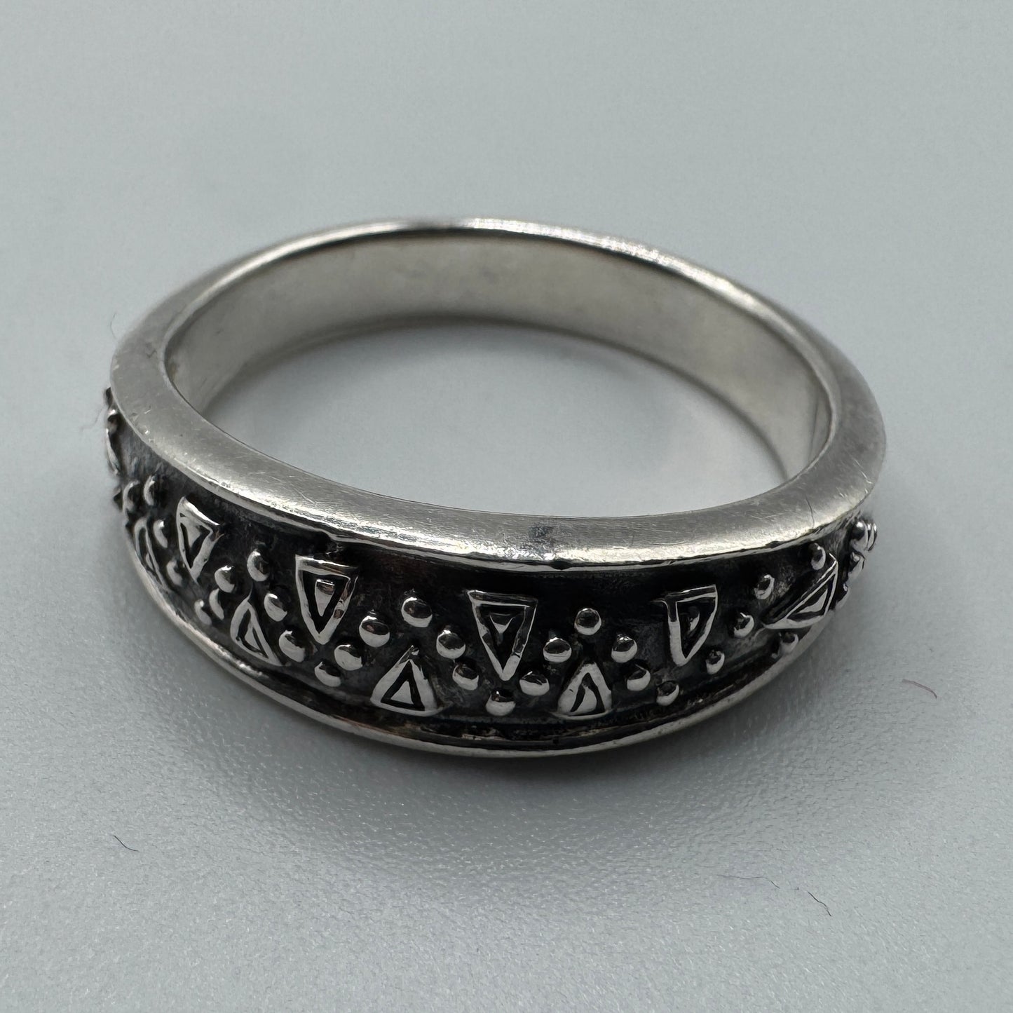 Bague en argent motif géométriques