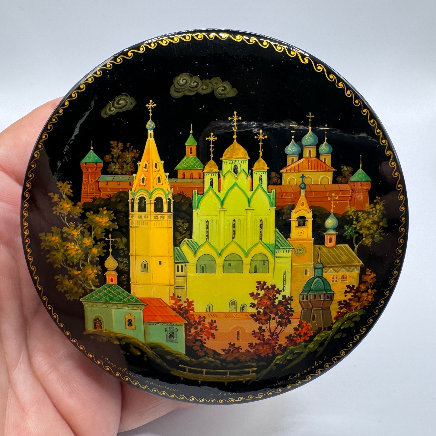 Superbe Boîte Russe Vintage en carton bouilli laqué - peinte à la main et signée
