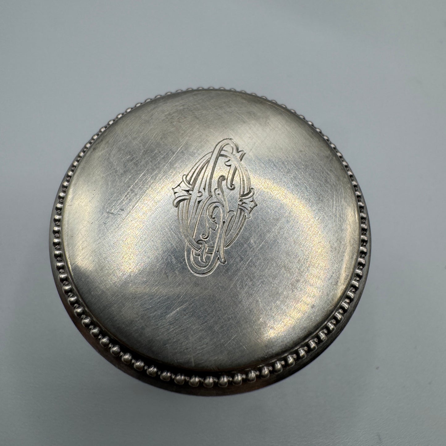 Flacon à parfum en argent massif et cristal