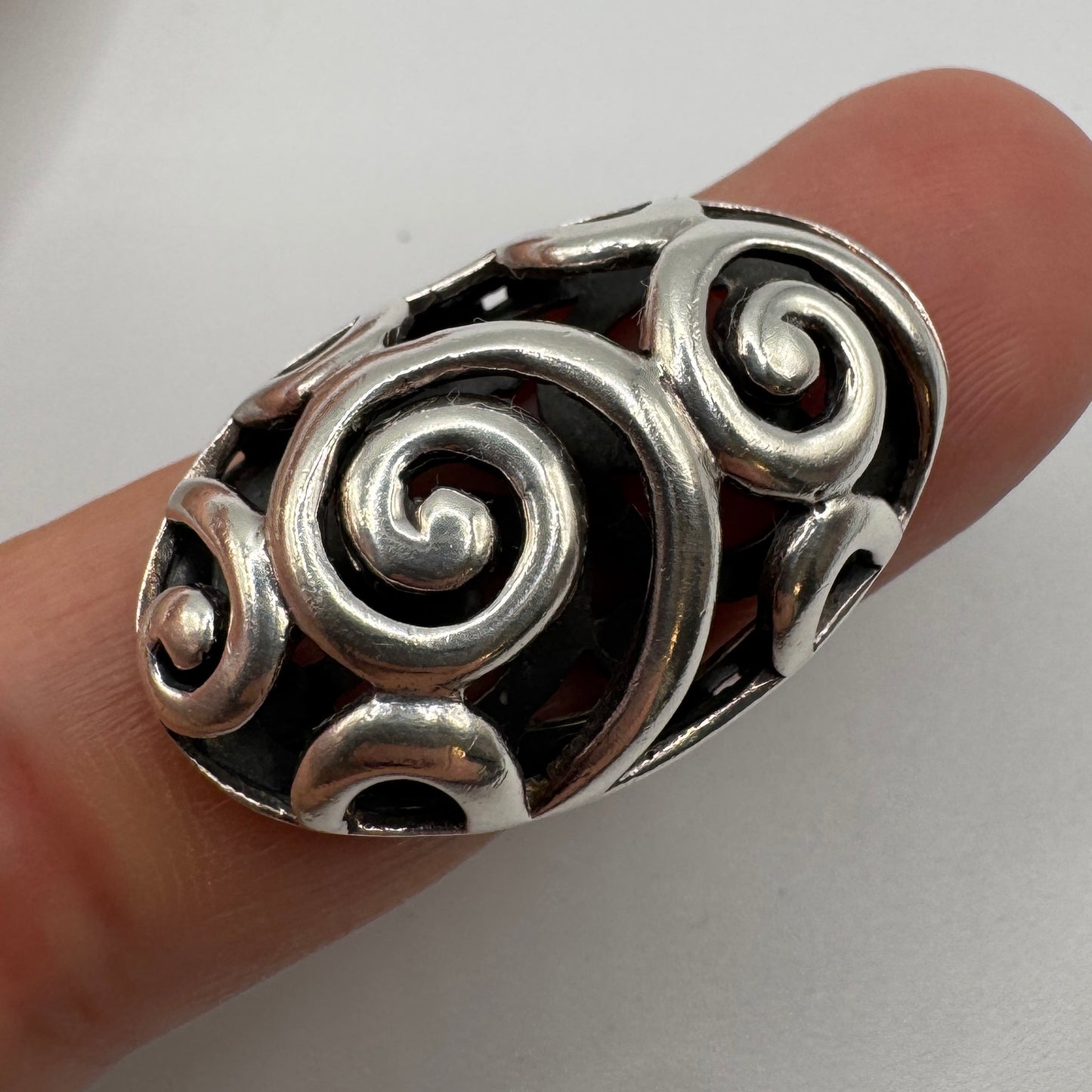 Superbe grosse Bague en argent motif géométrique