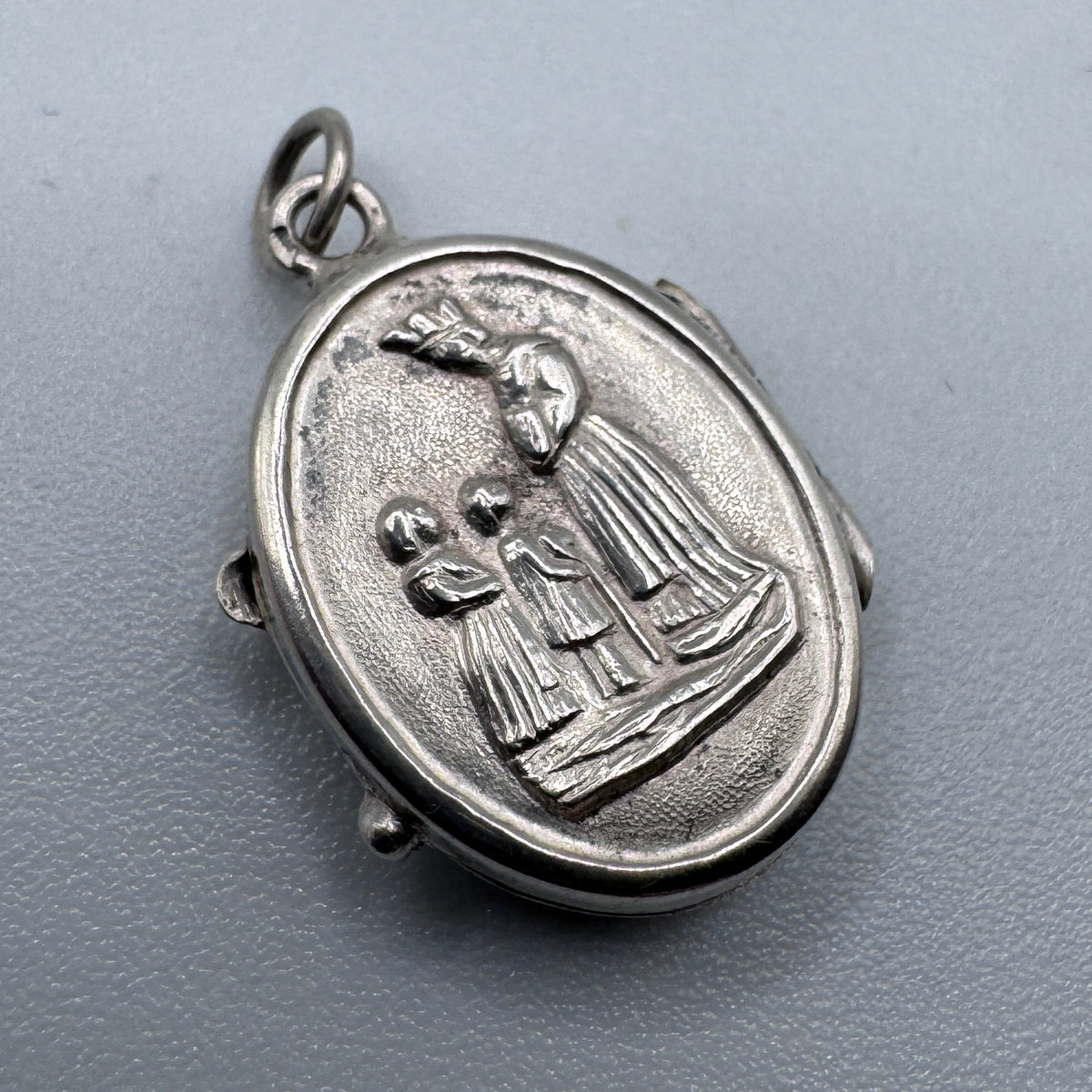 Pendentif ancien porte relique « Notre Dame de la Salette » - Argent massif