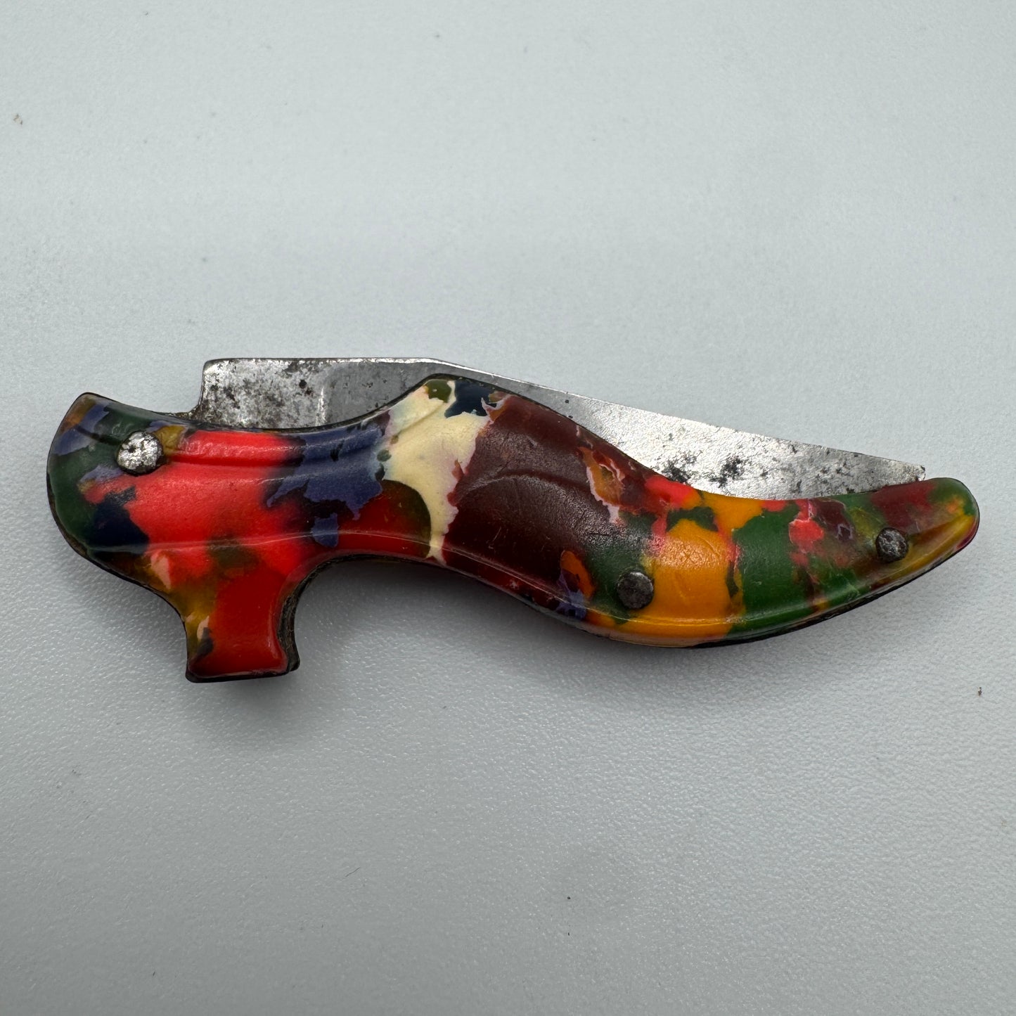 Couteau pliant ancien multicolore vers 1930 - forme soulier