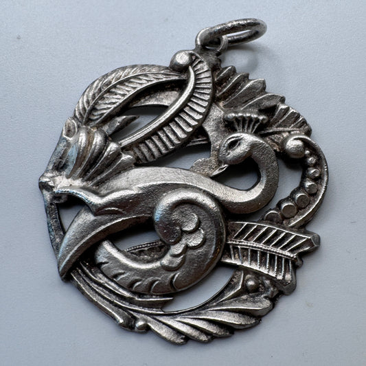 Rare grand Pendentif ancien « paon » - bronze argenté